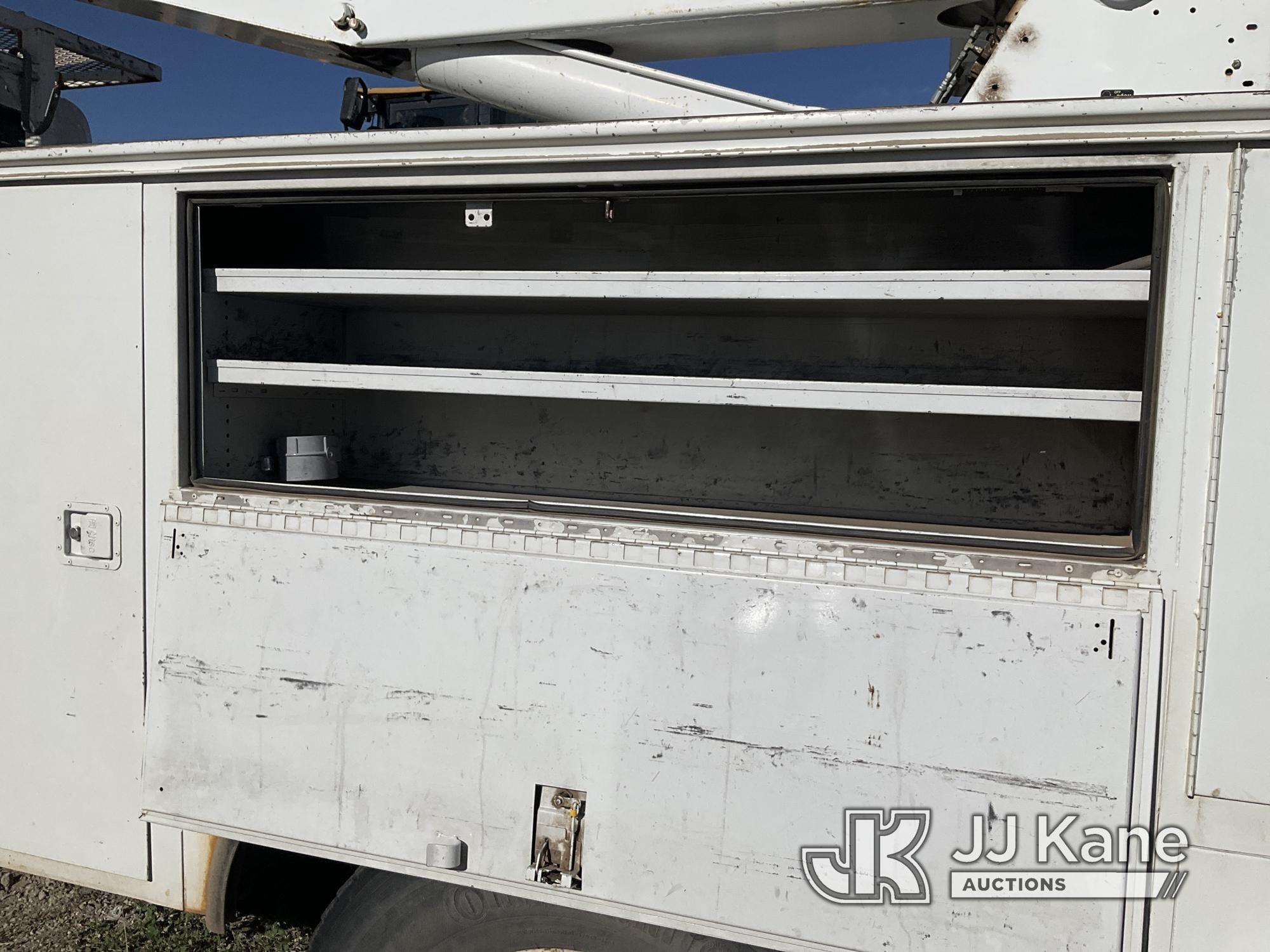 (Castle Rock, CO) Altec AA755L, Material Handling Bucket Truck rear mounted on 2007 International 73