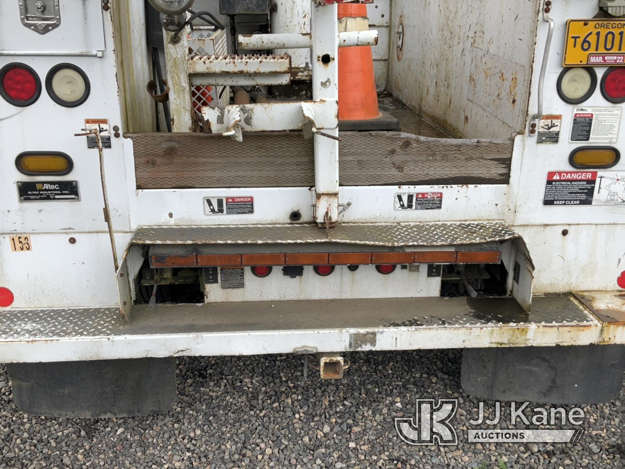 (Portland, OR) Altec AT37G, Articulating & Telescopic Bucket mounted behind cab on 2009 Ford F550 4x