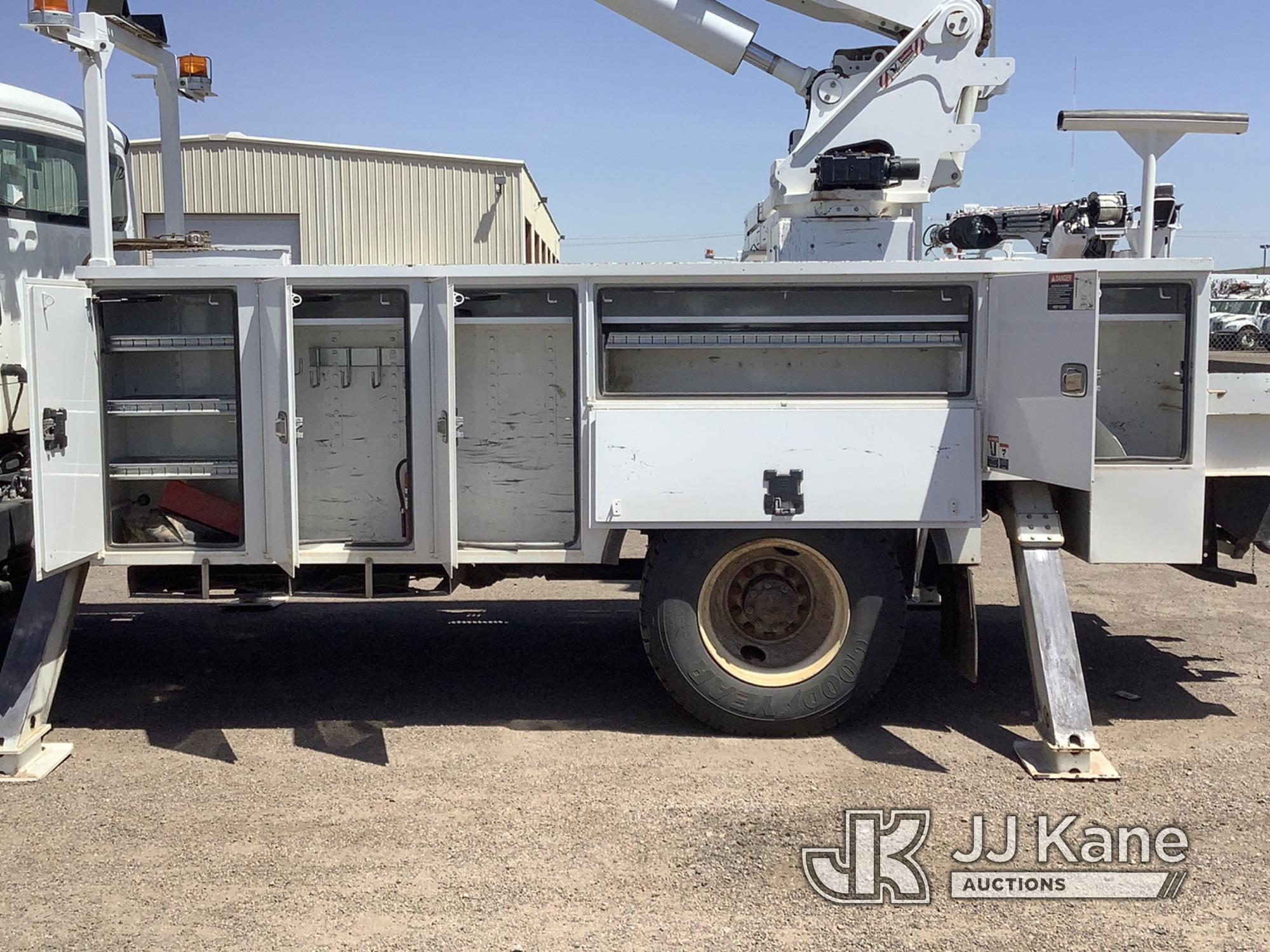 (Phoenix, AZ) Altec AA55, Material Handling Bucket Truck rear mounted on 2017 Freightliner M2 106 4x