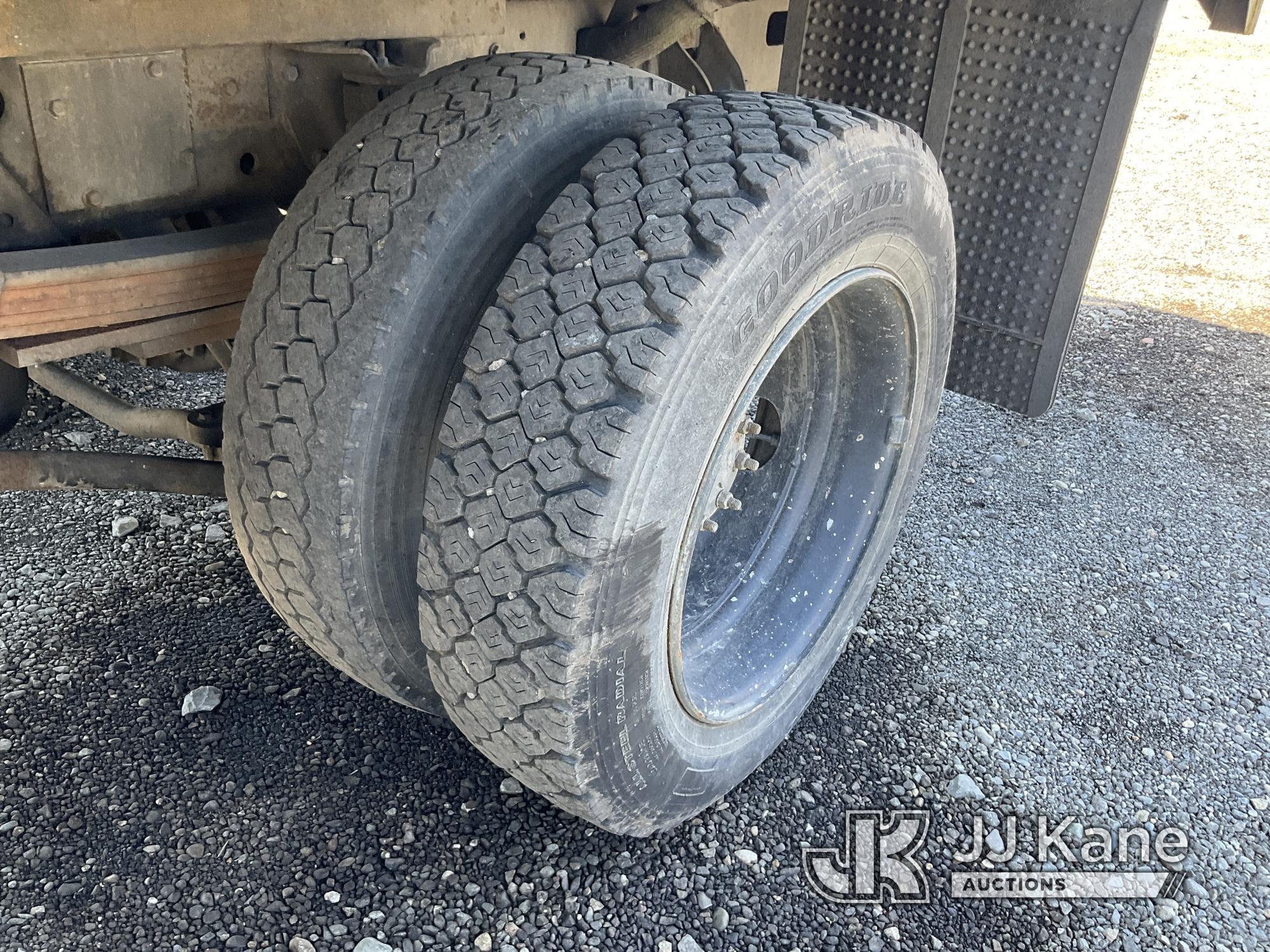 (Tacoma, WA) 2007 GMC C4500 Dump Debris Truck Runs & Moves) (Dump Controls Damaged, Condition Unknow