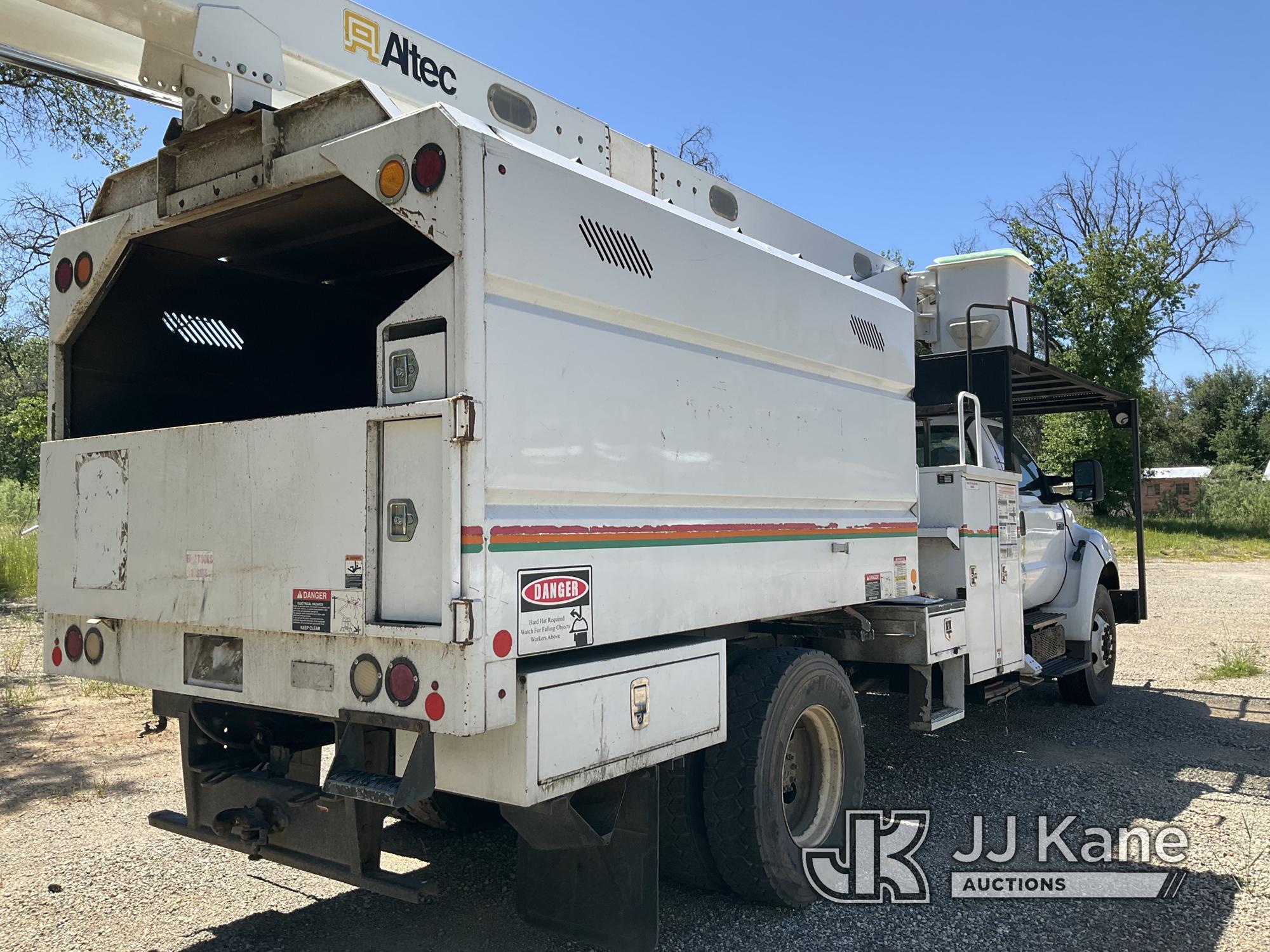 (Anderson, CA) Altec LRV60E70, Over-Center Elevator Bucket mounted behind cab on 2011 Ford F750 Chip