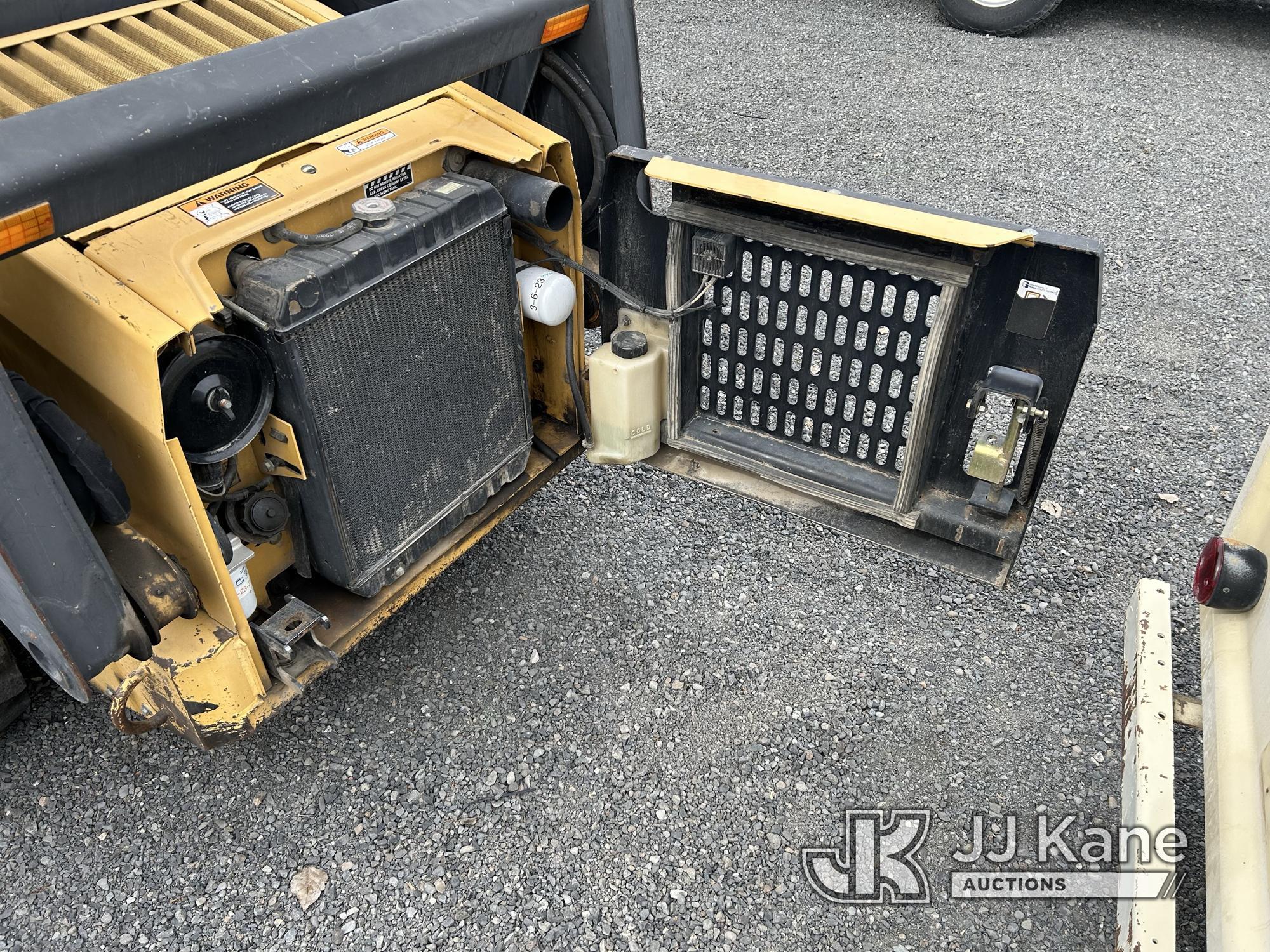 (Ephrata, WA) 1990 New Holland LX665 Skid Steer Loader Runs & Moves & Operates