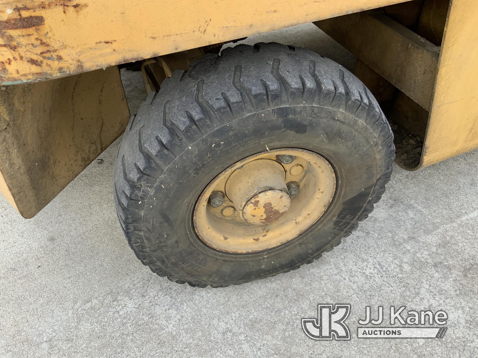 (Tillamook, OR) 1988 Hyster H60XL Pneumatic Tired Forklift Runs, Moves & Operates