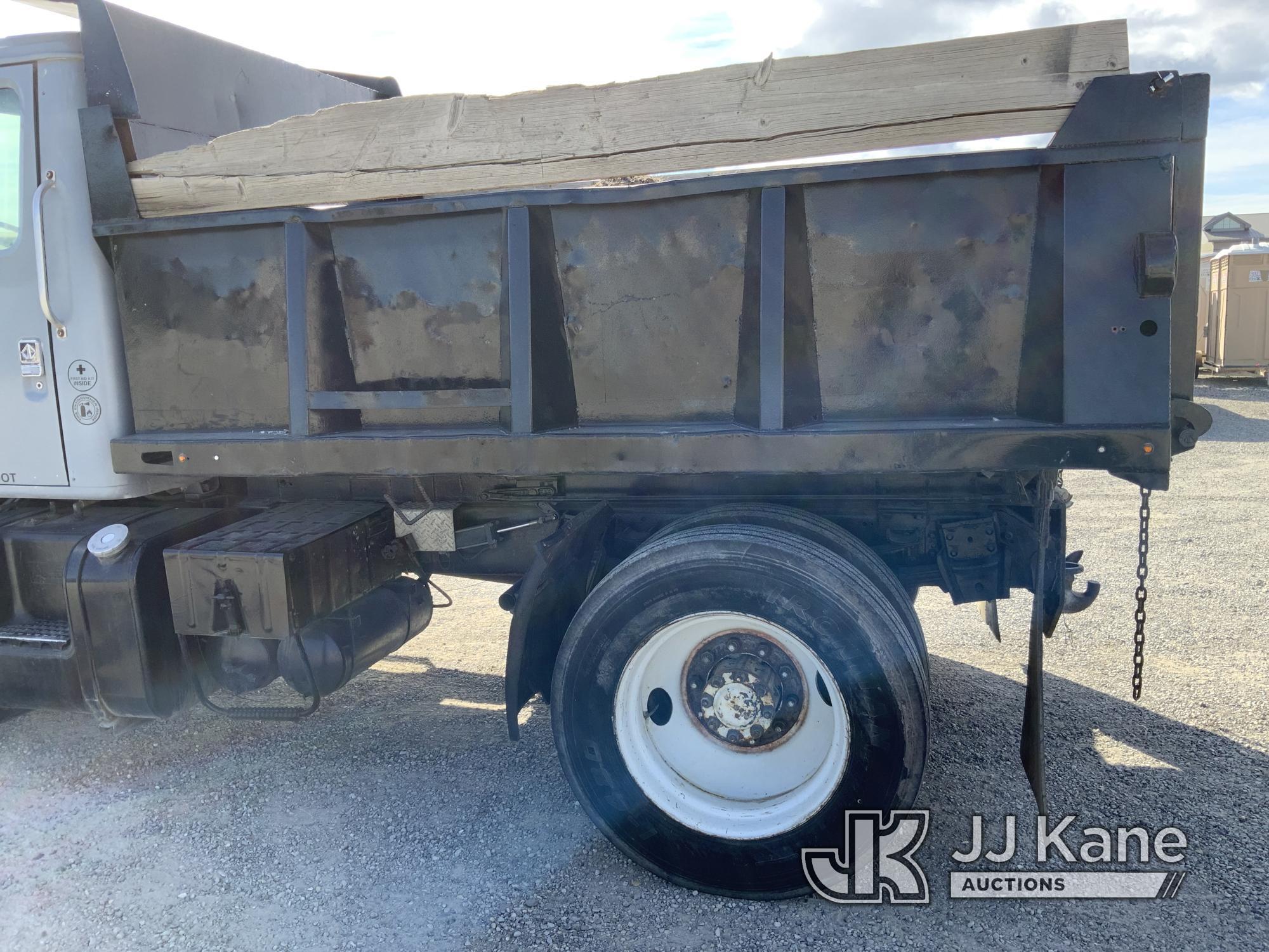 (Pasco, WA) 1985 International 2375 Dump Truck Runs & Moves) (Front Left Tire Off Wheel