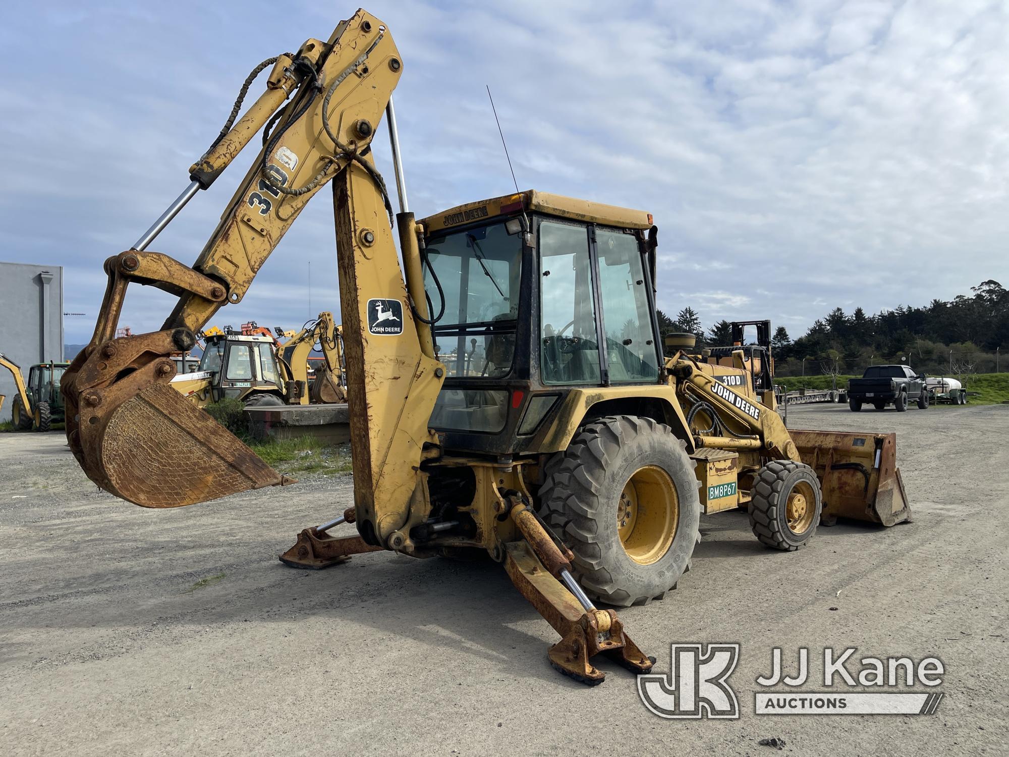 (Eureka, CA) 1995 John Deere 310D 4x4 Backhoe Loader Runs & Operates