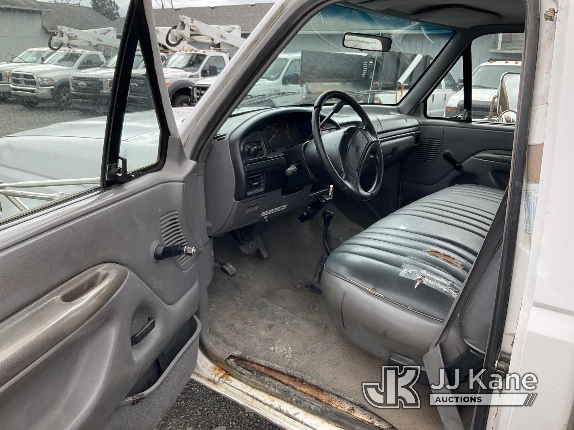 (Tacoma, WA) 1997 Ford F350 4x4 Dump Truck Runs, Moves & Dump Operates) (Rust Damage