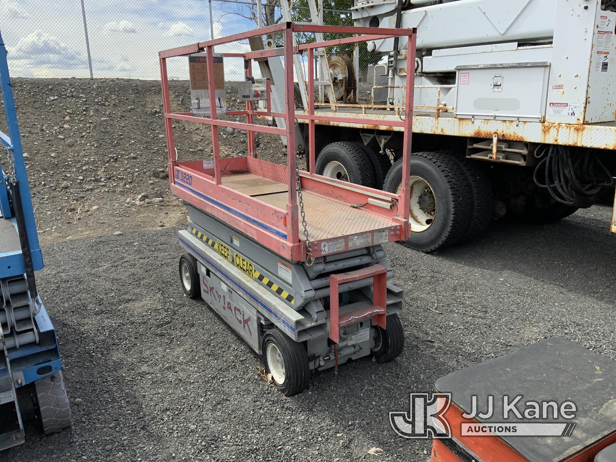 (Ephrata, WA) Sky Jack SJ3220 Self-Propelled Scissor Lift Moves & Operates