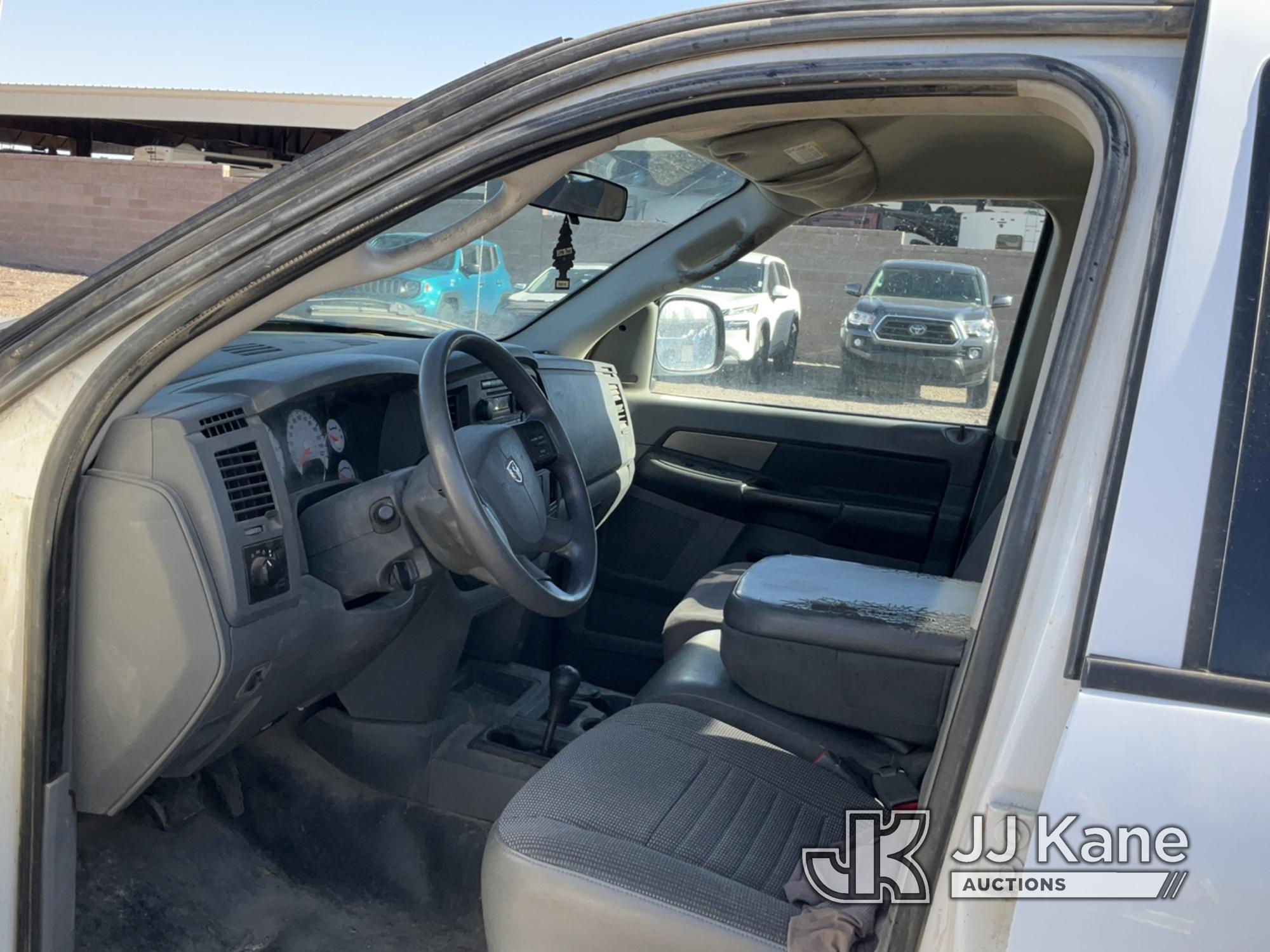 (Albuquerque, NM) 2009 Dodge RAM 2500 4x4 Crew-Cab Service Truck Runs Rough, Moves) (Seller States: