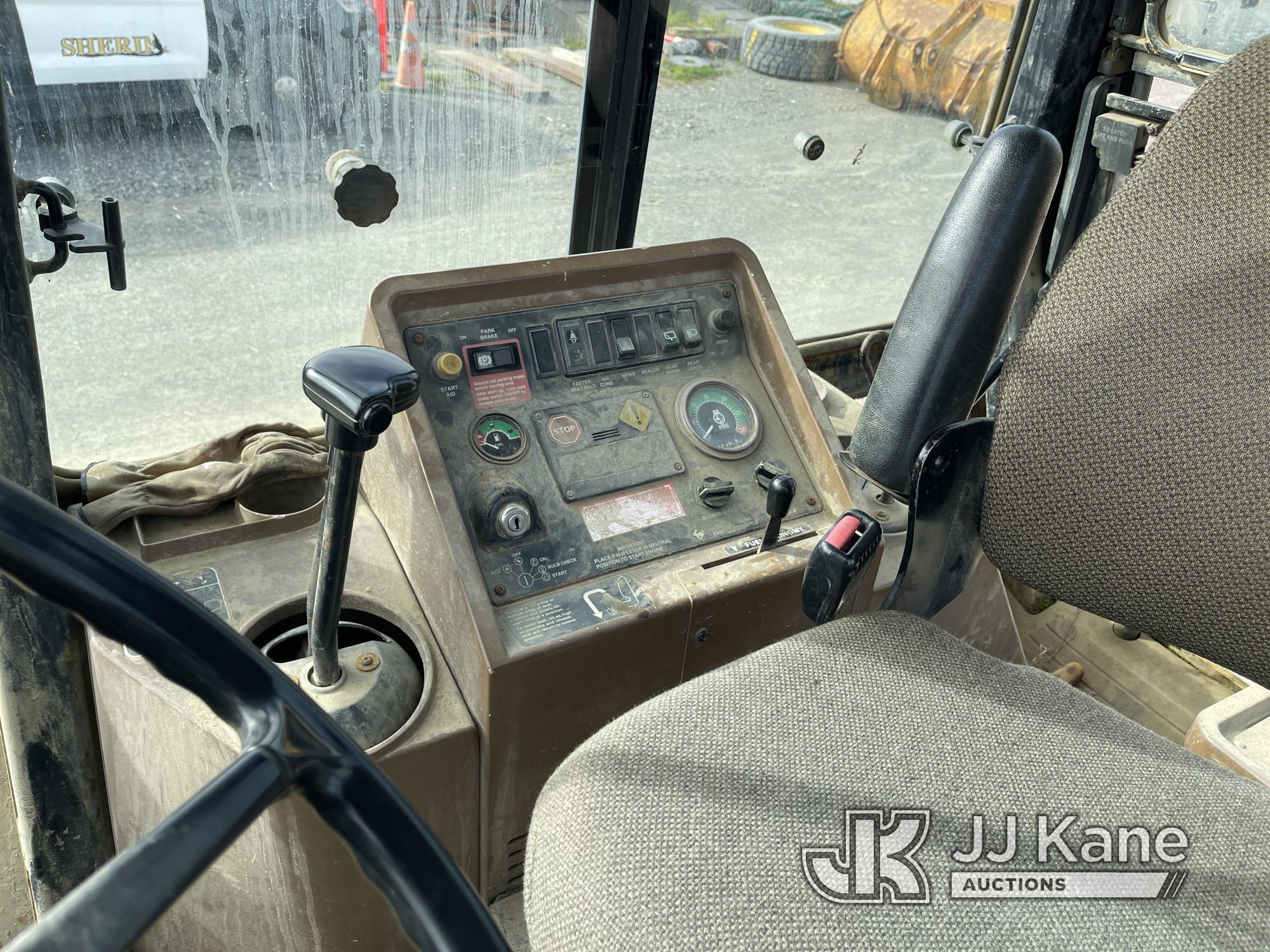 (Eureka, CA) 1995 John Deere 310D 4x4 Backhoe Loader Runs & Operates