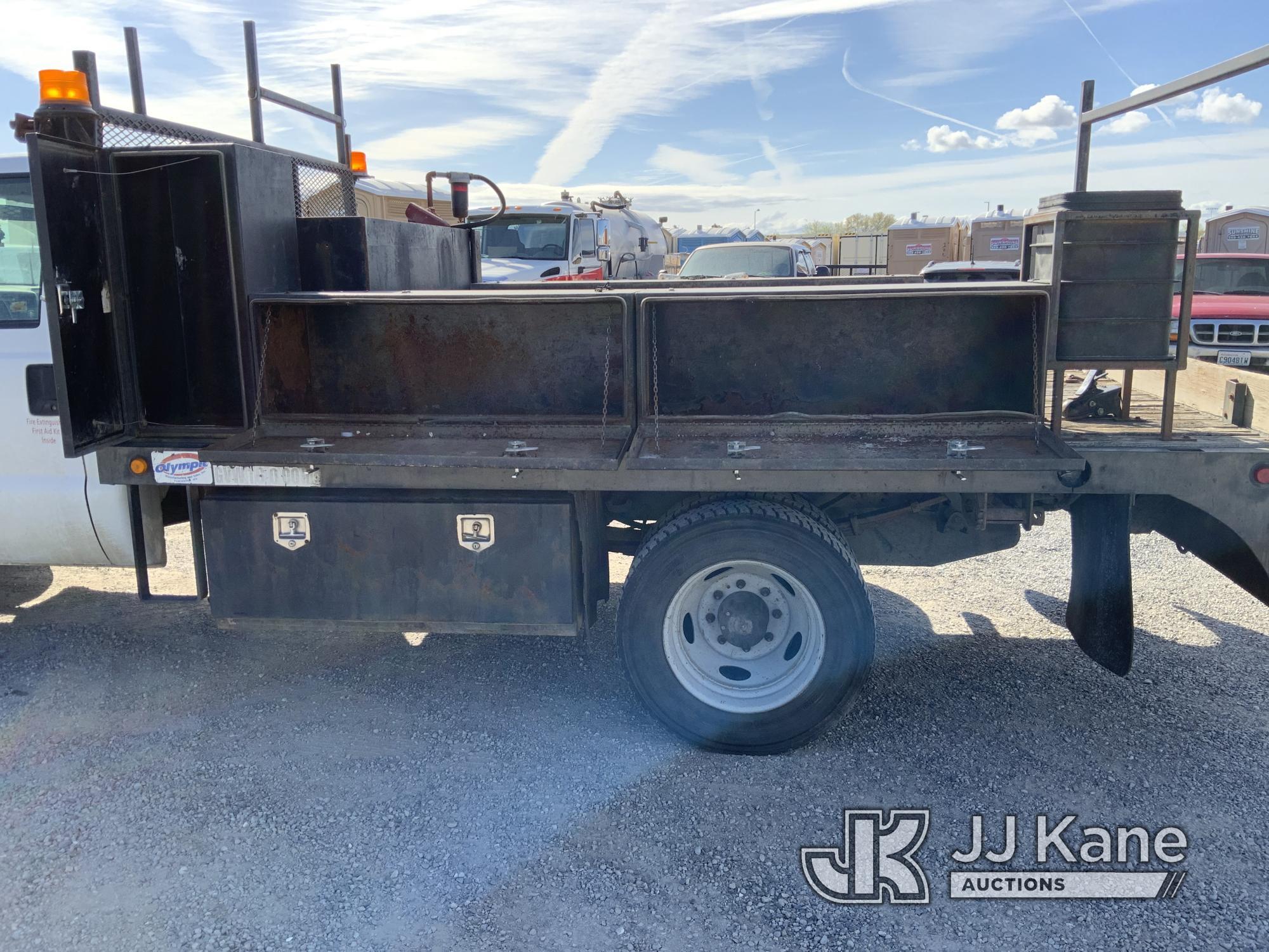 (Pasco, WA) 1999 Ford F450 Flatbed Truck Runs & Moves