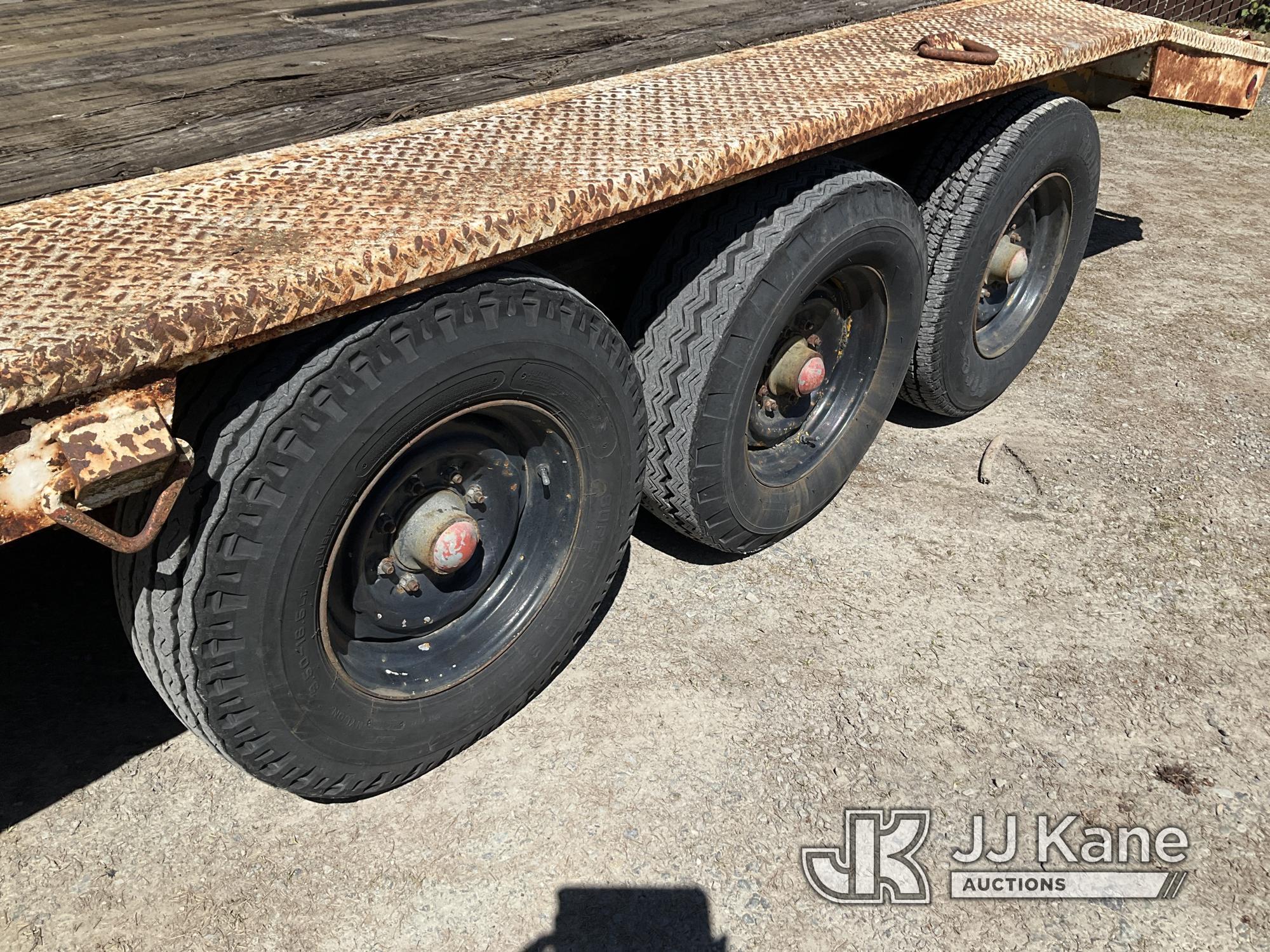 (Eatonville, WA) 1979 Eager Beaver Tri-Axle Tagalong Equipment Trailer