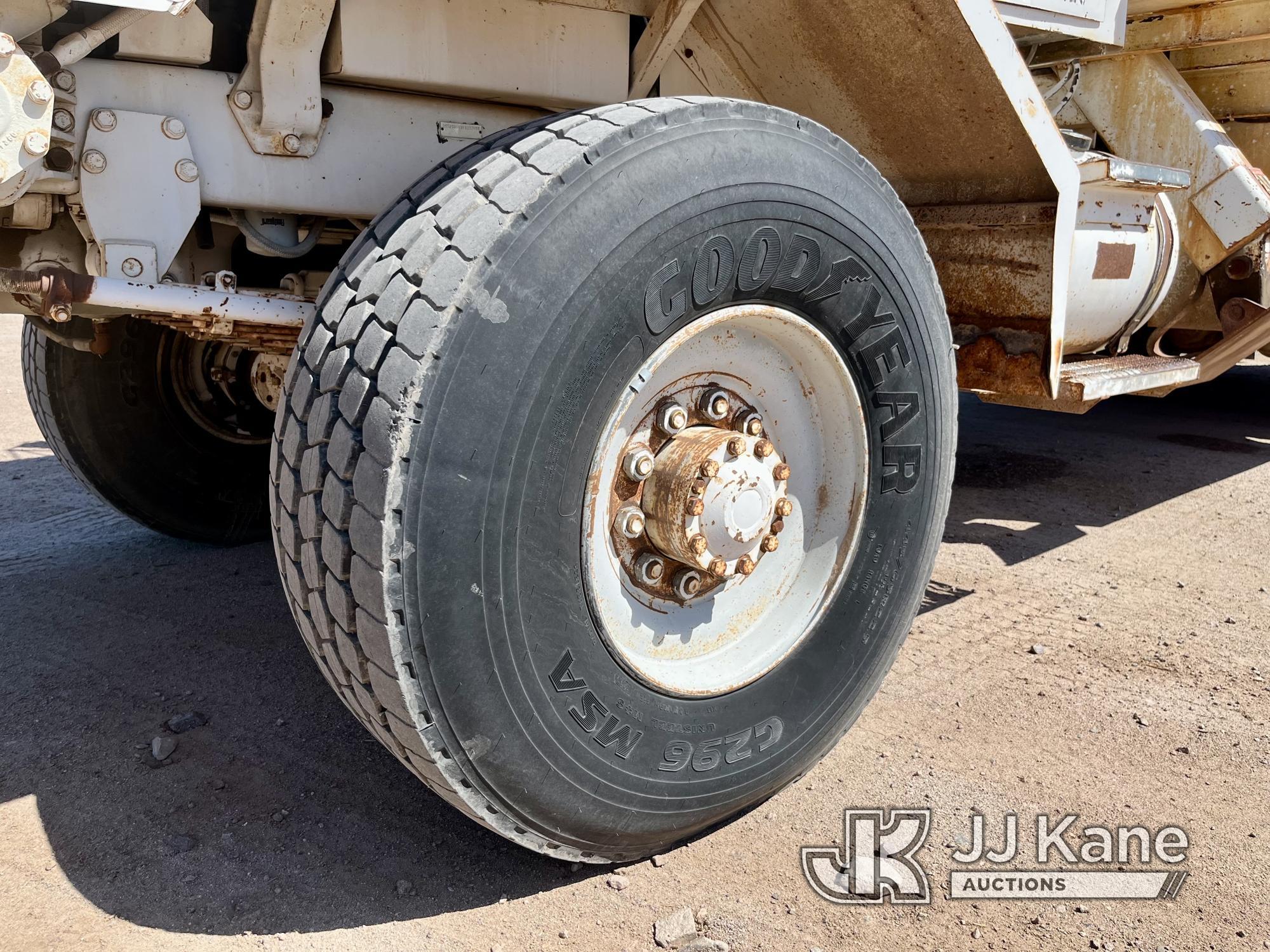 (Wellton, AZ) Telelect T5000, Material Handling Elevator Bucket Truck rear mounted on 1989 Oshkosh F