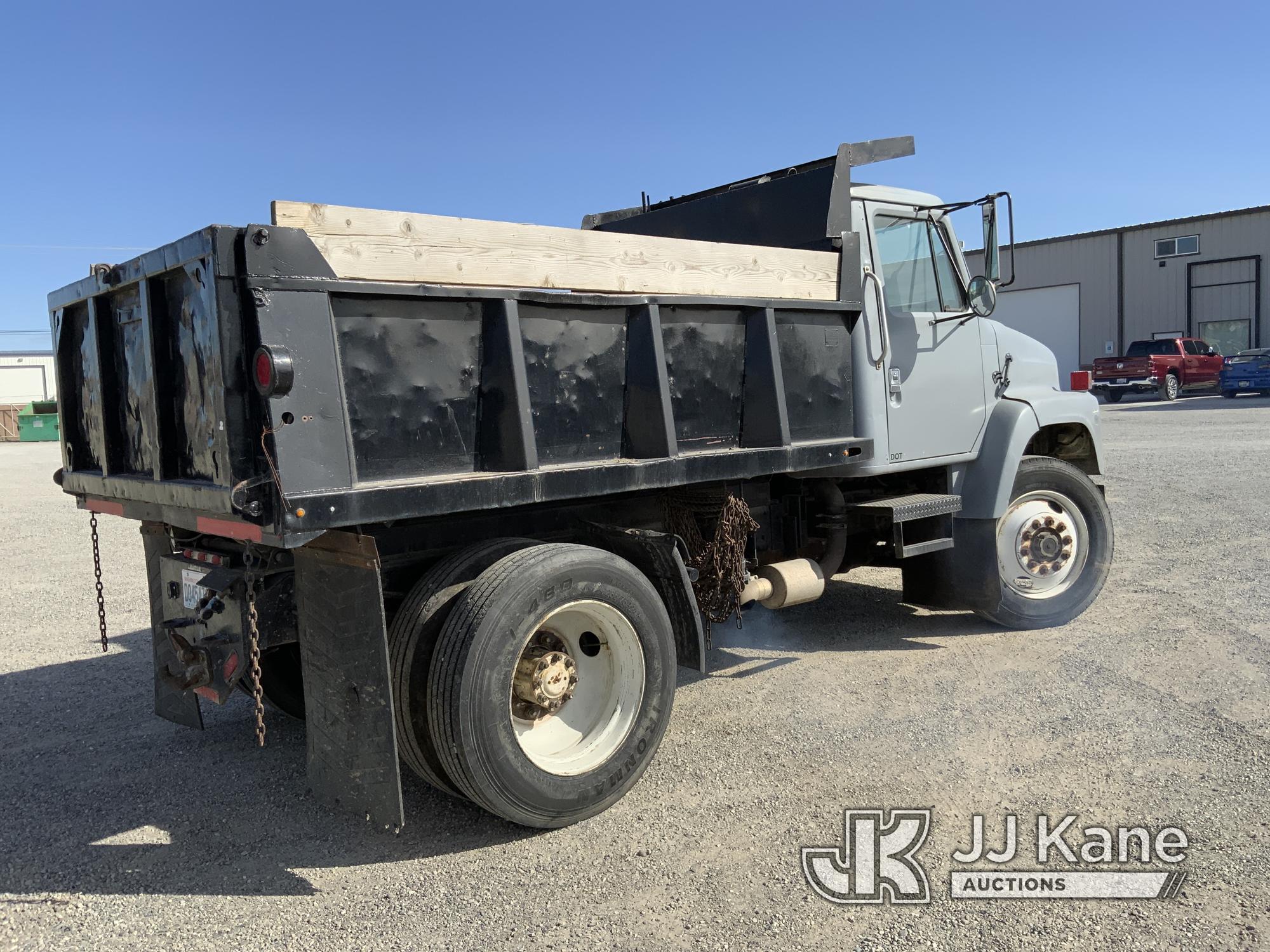 (Pasco, WA) 1985 International 2375 Dump Truck Runs & Moves) (Front Left Tire Off Wheel