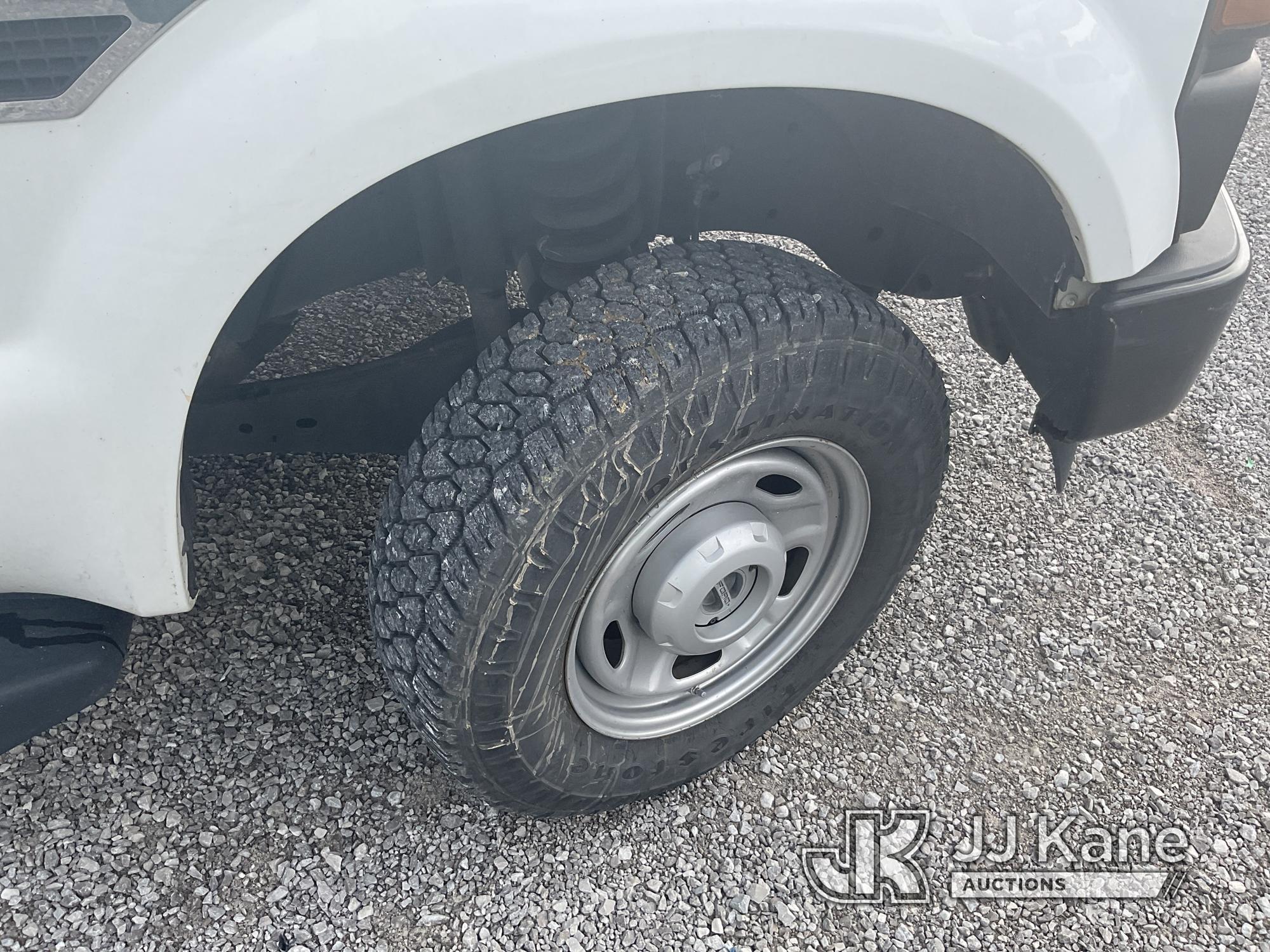 (Verona, KY) 2010 Ford F250 4x4 Pickup Truck Runs & Moves) (Body Damage) (Duke Unit