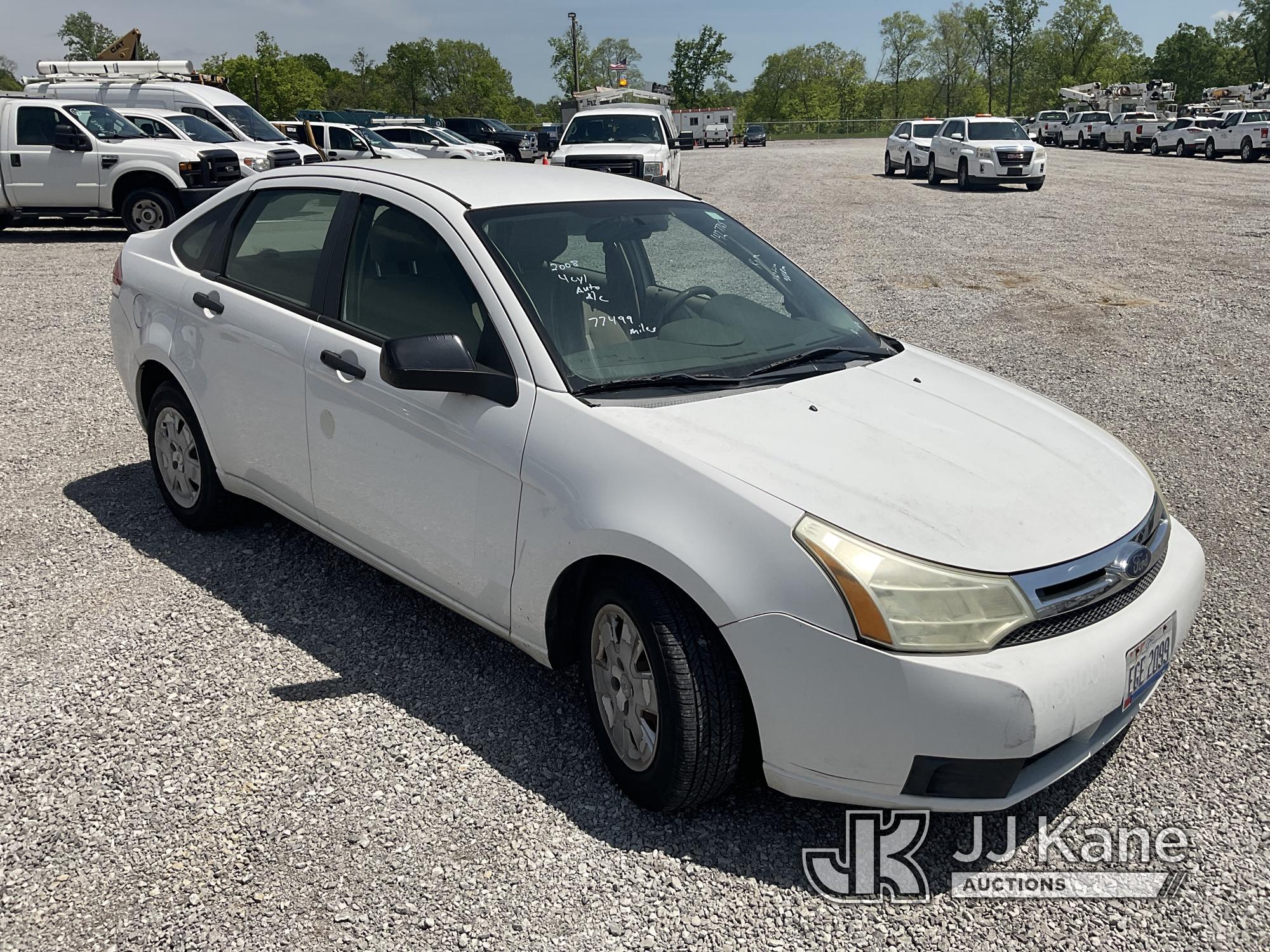 (Verona, KY) 2008 Ford Focus SE 4-Door Sedan Runs & Moves) ( Flat Left Front Tire, Off The Bead, Hol