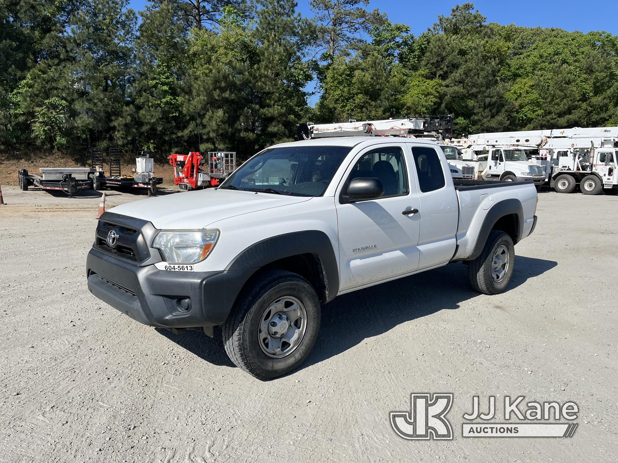 (Chester, VA) 2015 Toyota Tacoma 4x4 Extended-Cab Pickup Truck Runs & Moves