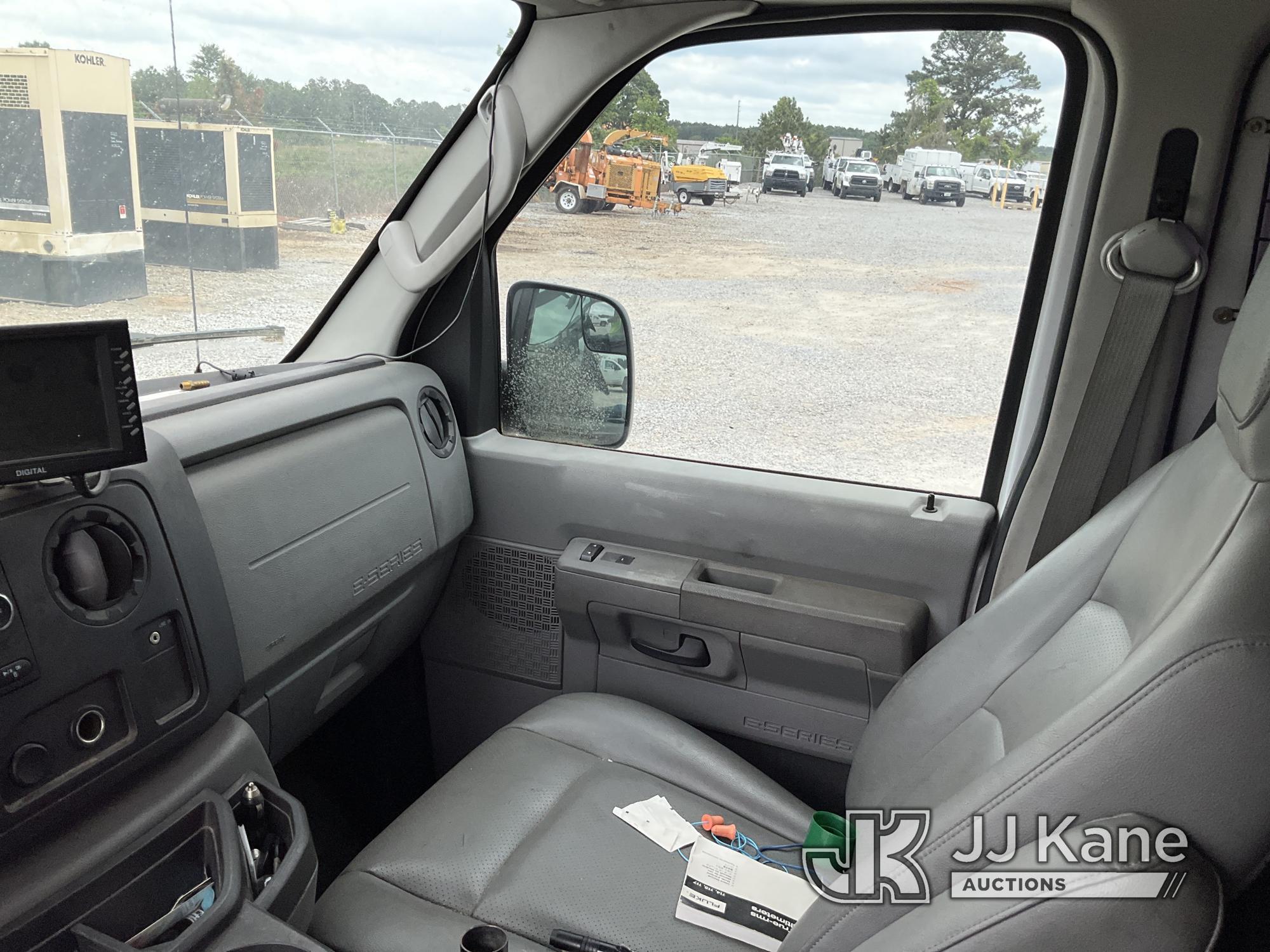 (Villa Rica, GA) 2010 Ford E250 Cargo Van No Key, Not Running, Condition Unknown, Body Damage