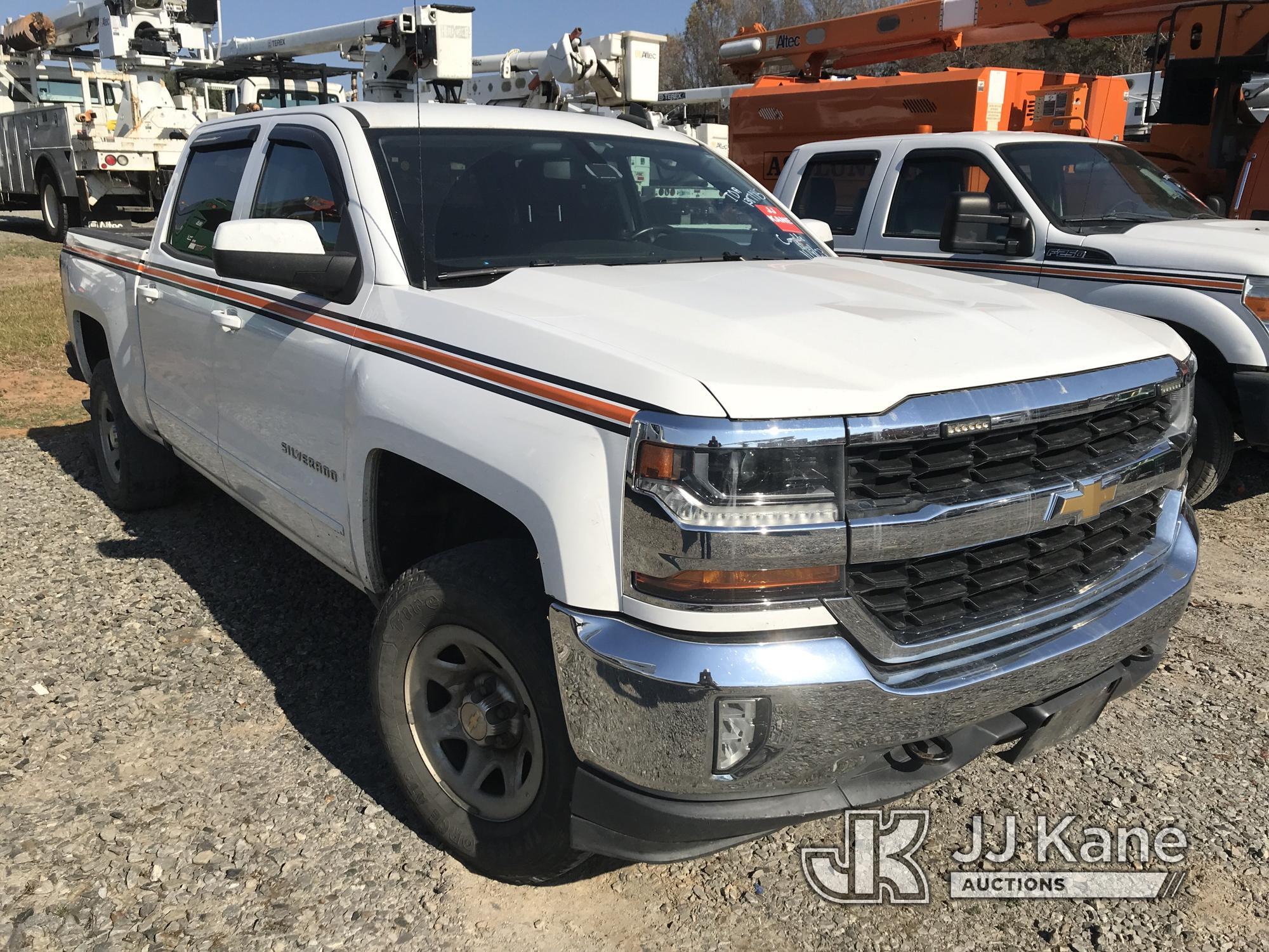 (Mount Airy, NC) 2017 Chevrolet Silverado 1500 4x4 Crew-Cab Pickup Truck Runs & Moves) (Runs Rough,