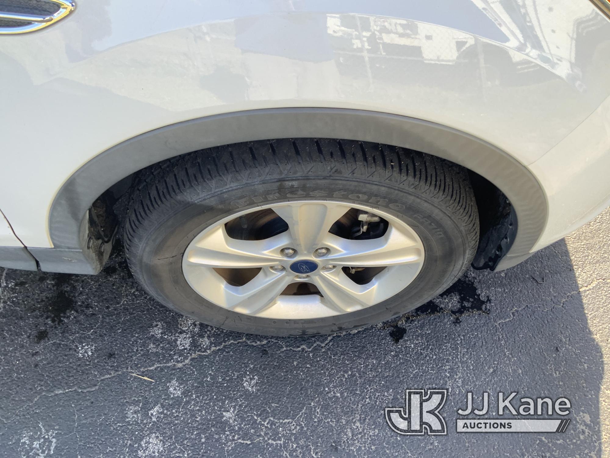 (Ocala, FL) 2014 Ford Escape 4x4 4-Door Sport Utility Vehicle Duke Unit) (Runs & Moves) (Paint Damag