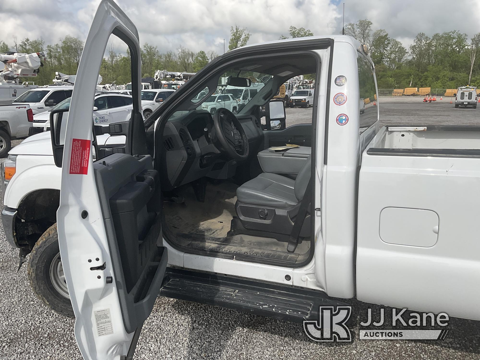 (Verona, KY) 2016 Ford F350 4x4 Pickup Truck Runs & Moves) (Duke Unit