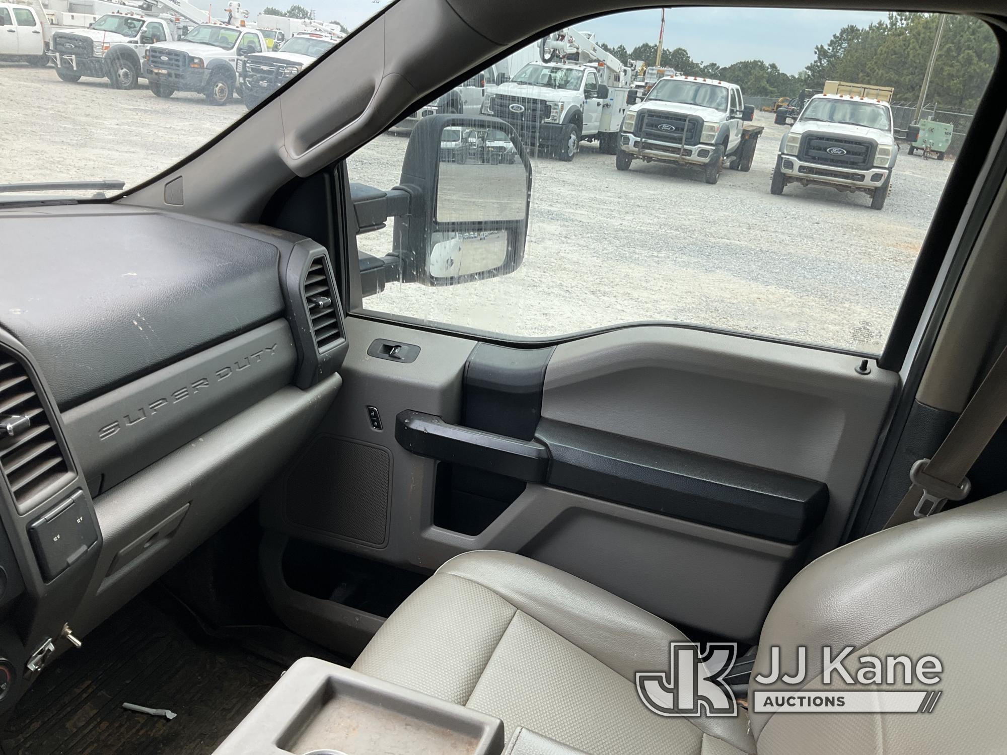 (Villa Rica, GA) 2017 Ford F250 4x4 Crew-Cab Pickup Truck Runs & Moves) (Check Engine Light On