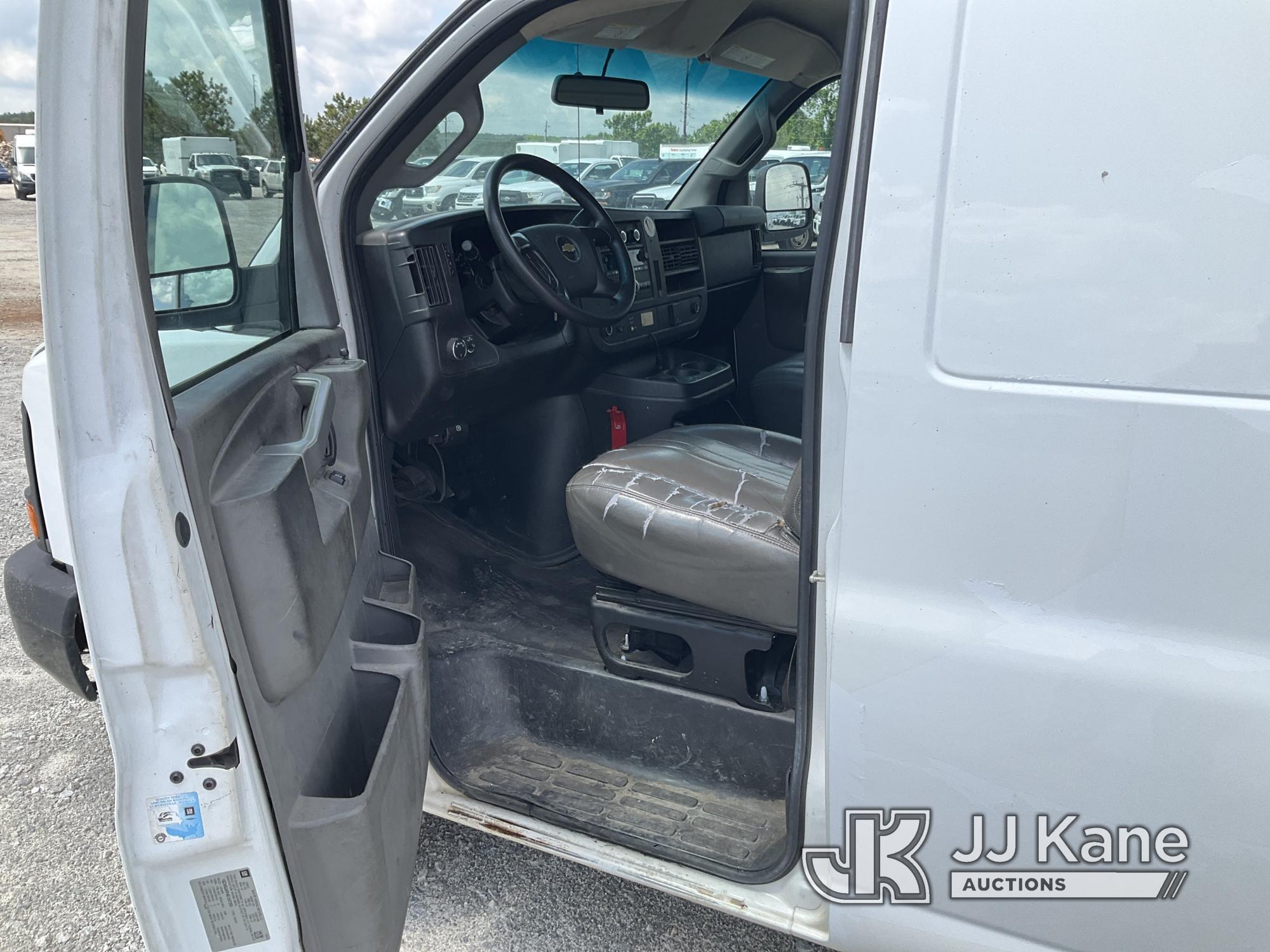 (Villa Rica, GA) 2016 Chevrolet Express G2500 Cargo Van Runs & Moves) (Air Compressor Condition Unkn