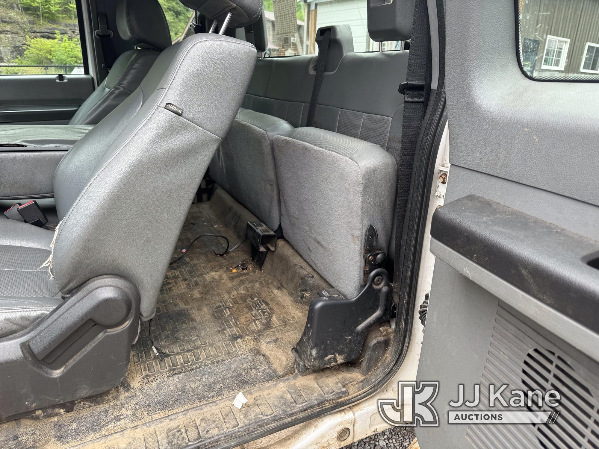 (Hanover, WV) 2015 Ford F250 4x4 Extended-Cab Pickup Truck Runs & Moves) (Jump To Start, Minor Body