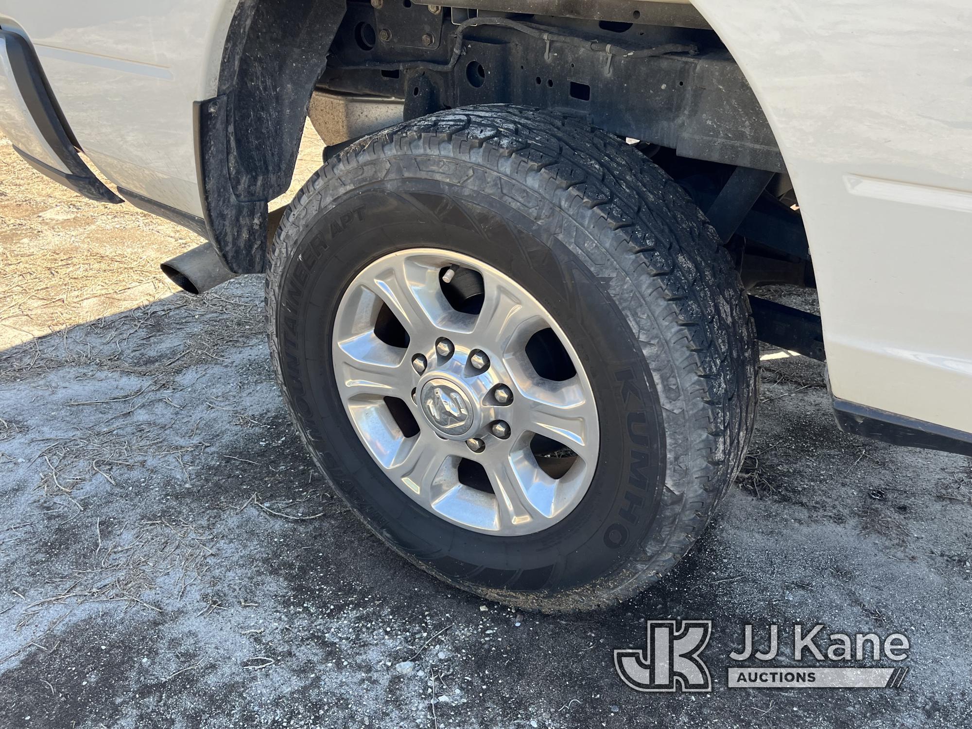 (Tampa, FL) 2019 RAM 2500 4x4 Crew-Cab Pickup Truck Runs & Moves)(Check Engine Light On, Body Damage