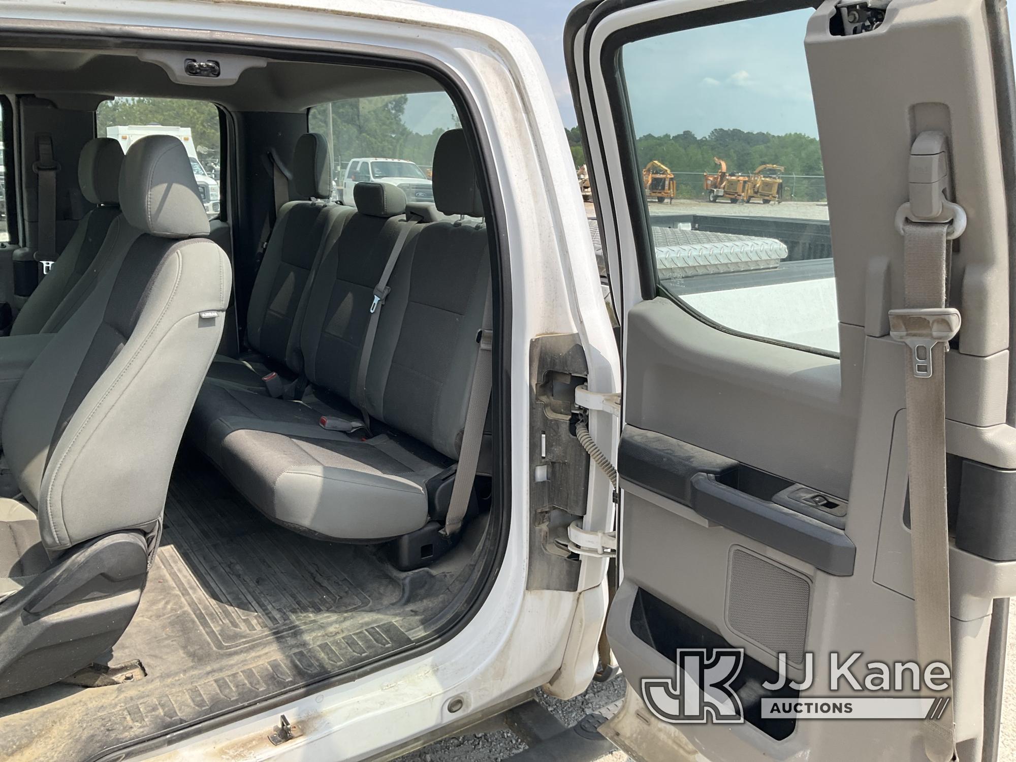 (Villa Rica, GA) 2016 Ford F150 4x4 Extended-Cab Pickup Truck, (GA Power Unit) Runs & Moves