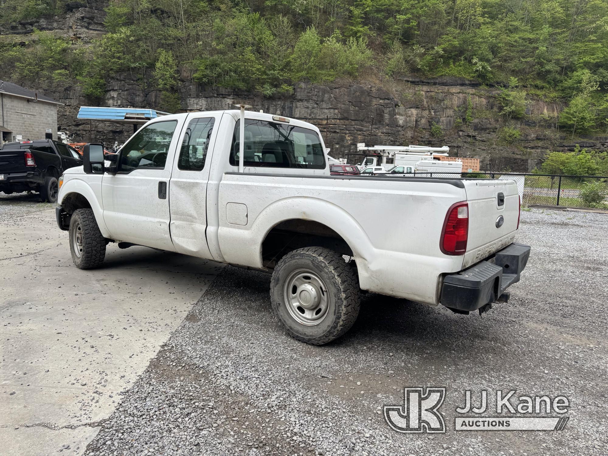 (Hanover, WV) 2015 Ford F250 4x4 Extended-Cab Pickup Truck Runs & Moves) (Jump To Start, Minor Body