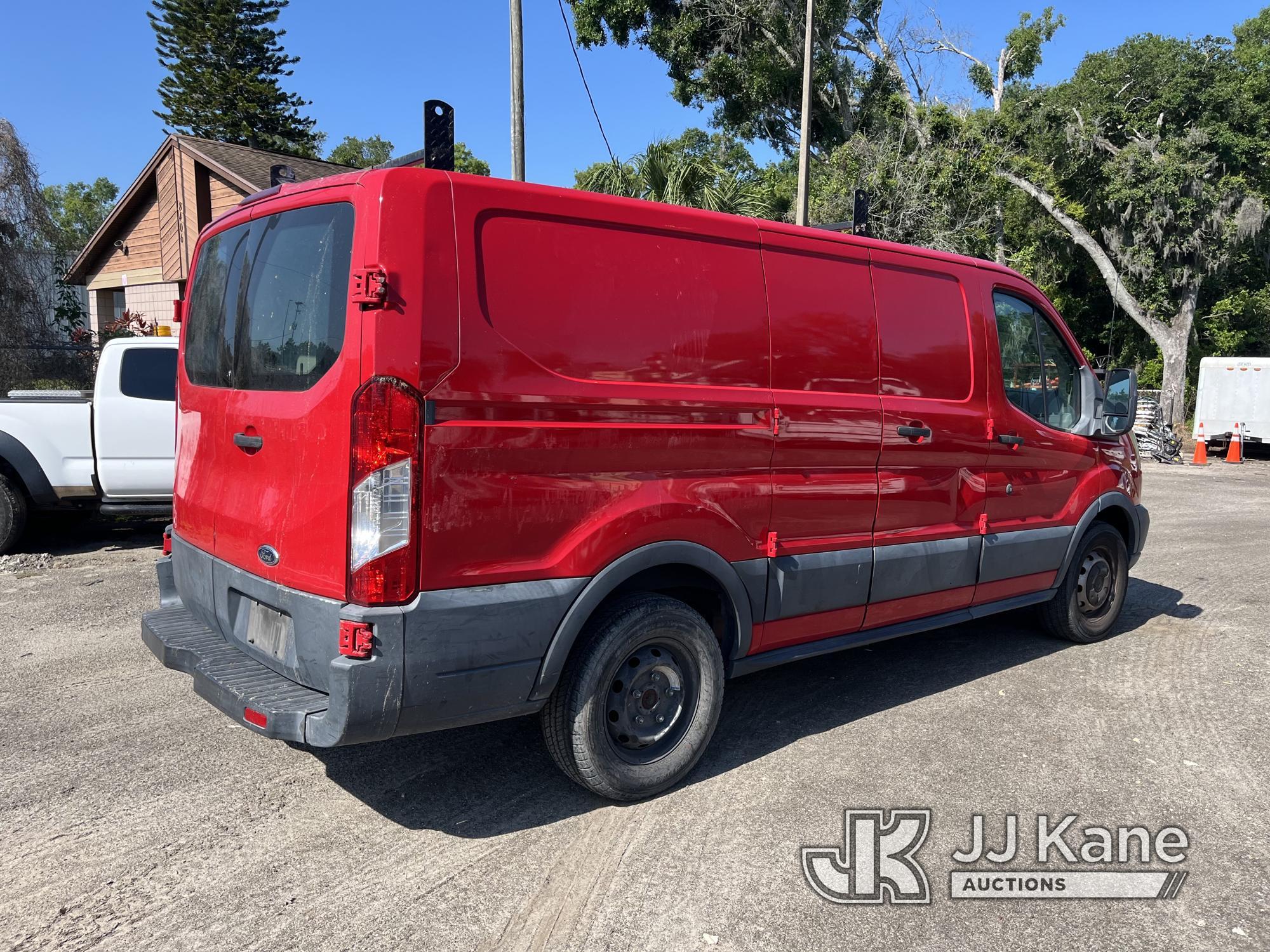 (Tampa, FL) 2015 Ford Transit Connect Cargo Van Runs & Moves) (Check Engine Light On