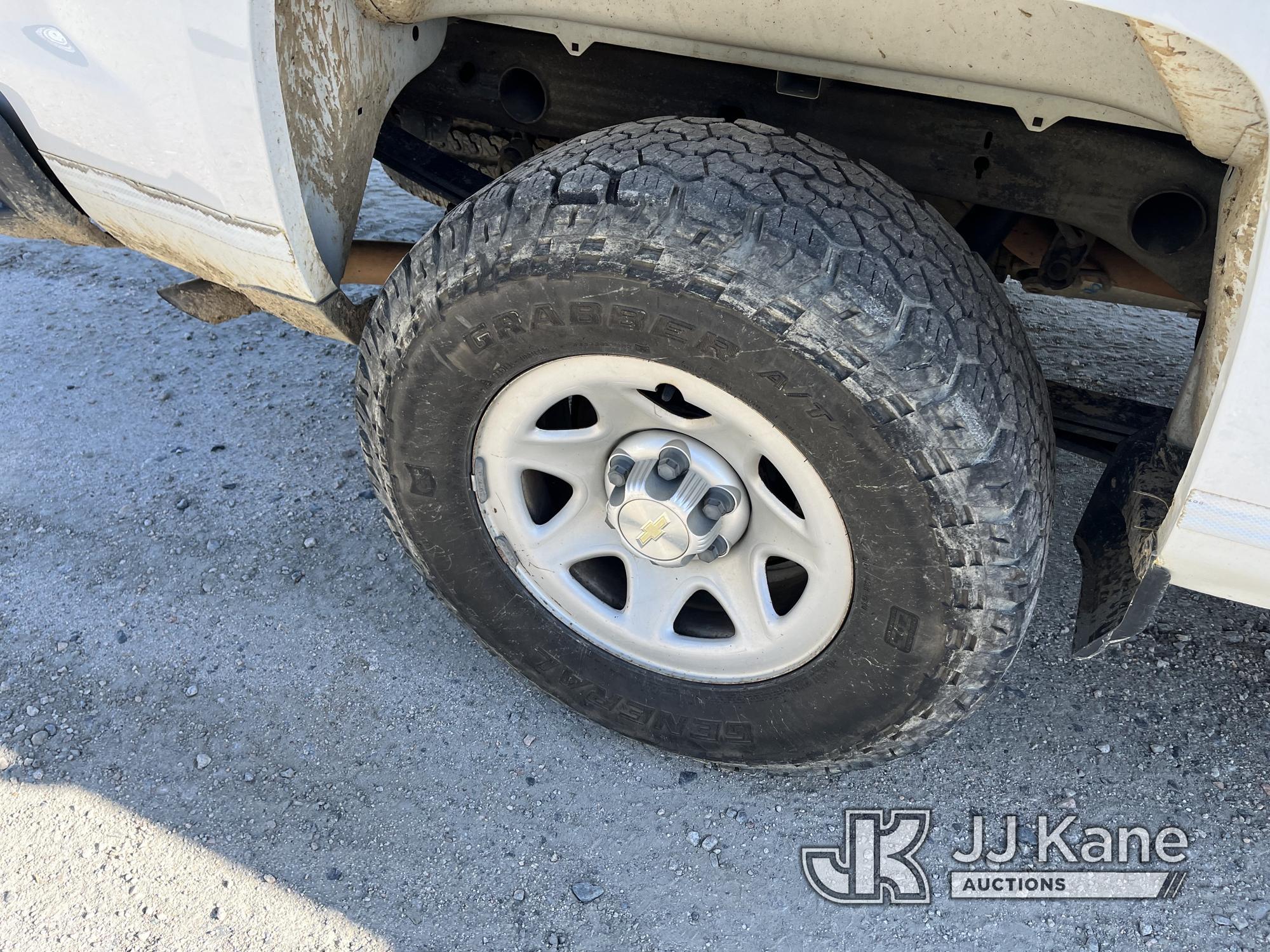 (Chester, VA) 2017 Chevrolet Silverado 1500 4x4 Extended-Cab Pickup Truck Runs & Moves