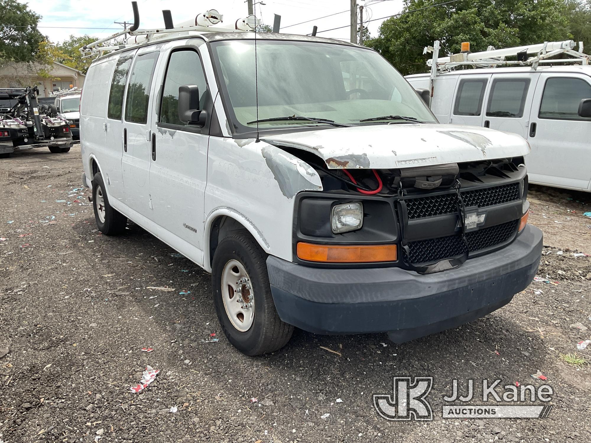 (Tampa, FL) 2006 Chevrolet Express G2500 Cargo Van Runs & Moves) (Jump To Start