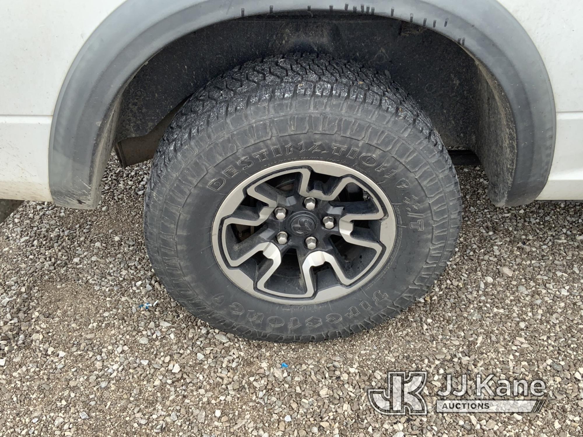 (Verona, KY) 2016 RAM Rebel 1500 4x4 Crew-Cab Pickup Truck Runs & Moves) (Check Engine Light On, Sel