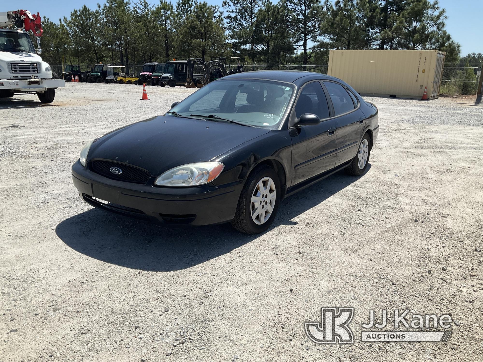 (Villa Rica, GA) 2007 Ford Taurus 4-Door Sedan Runs & Moves) (Jump To Start, Body Damage