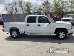 (Owensboro, KY) 2006 Chevrolet Silverado 1500 4x4 Crew-Cab Pickup Truck Runs & Moves) (Check Engine