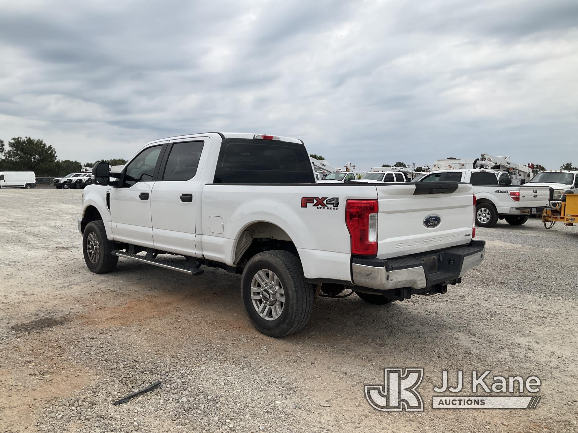 (Villa Rica, GA) 2017 Ford F250 4x4 Crew-Cab Pickup Truck Runs & Moves) (Check Engine Light On, Airb