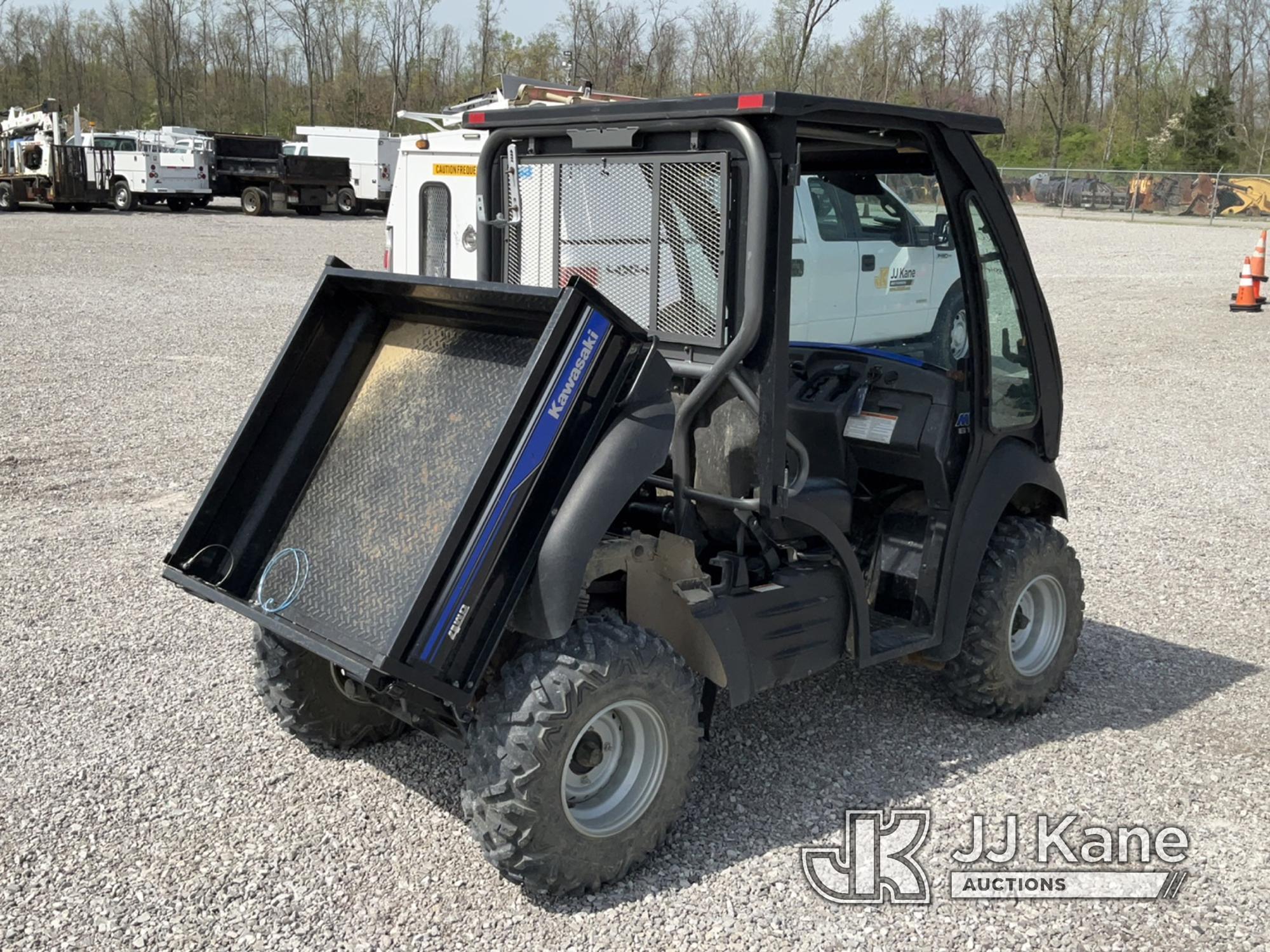 (Verona, KY) 2014 Kawasaki Mule 610 4X4 Utility Vehicle Runs & Moves) (Oil Leak