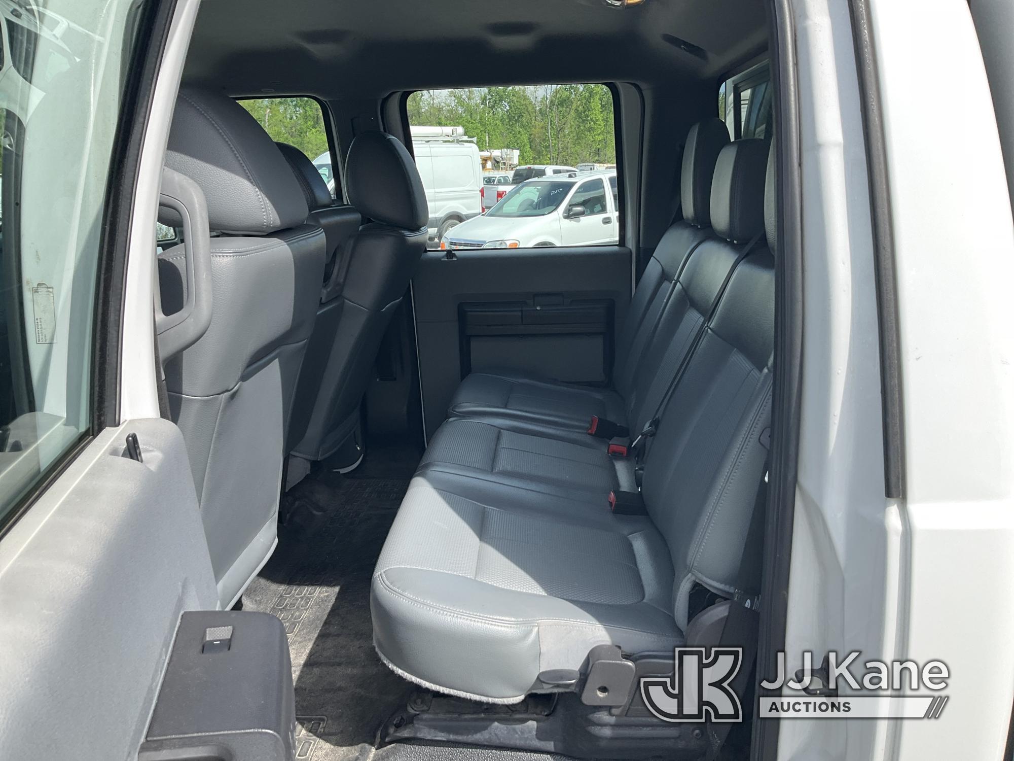 (Verona, KY) 2013 Ford F350 4x4 Crew-Cab Pickup Truck Runs & Moves) (Transmission Slips) (Duke Unit