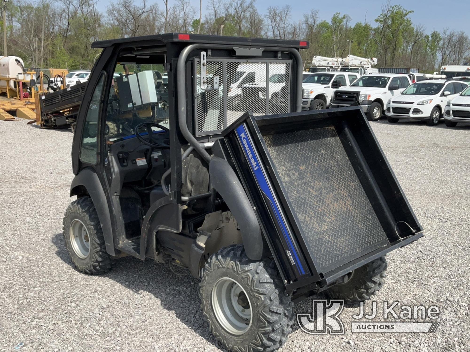 (Verona, KY) 2014 Kawasaki Mule 610 4X4 Utility Vehicle Runs & Moves) (Oil Leak