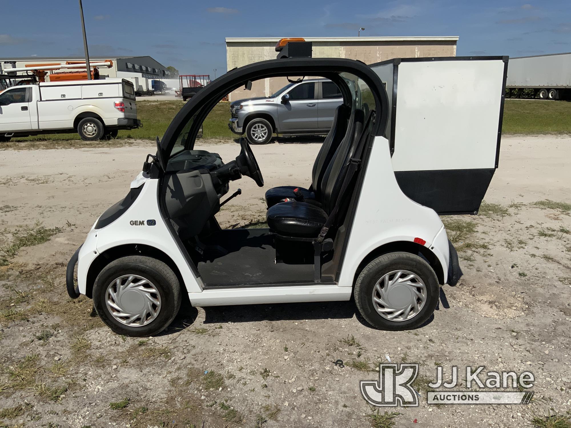 (Westlake, FL) 2017 GEM E2 Golf Cart Not Running & Condition Unknown)(FL Residents Purchasing Titled