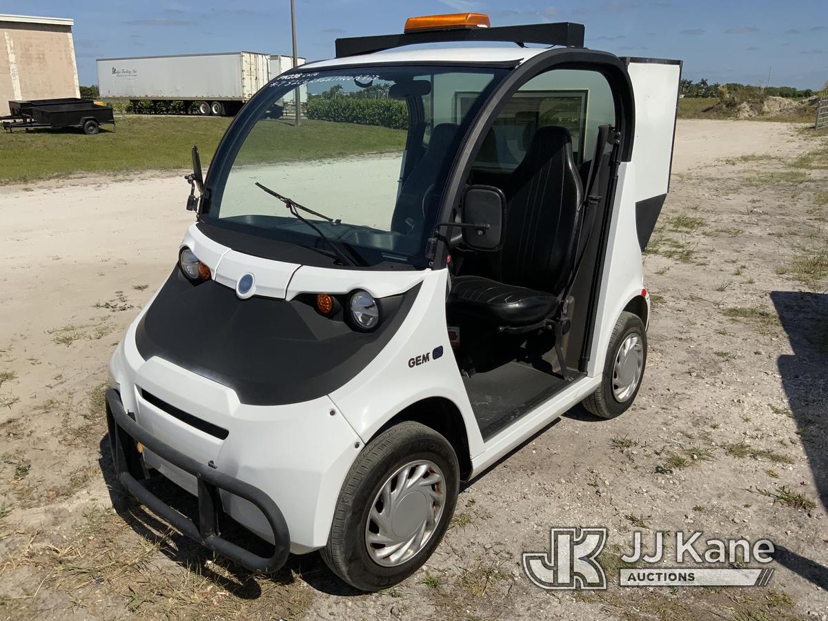 (Westlake, FL) 2017 GEM E2 Golf Cart Not Running & Condition Unknown)(FL Residents Purchasing Titled