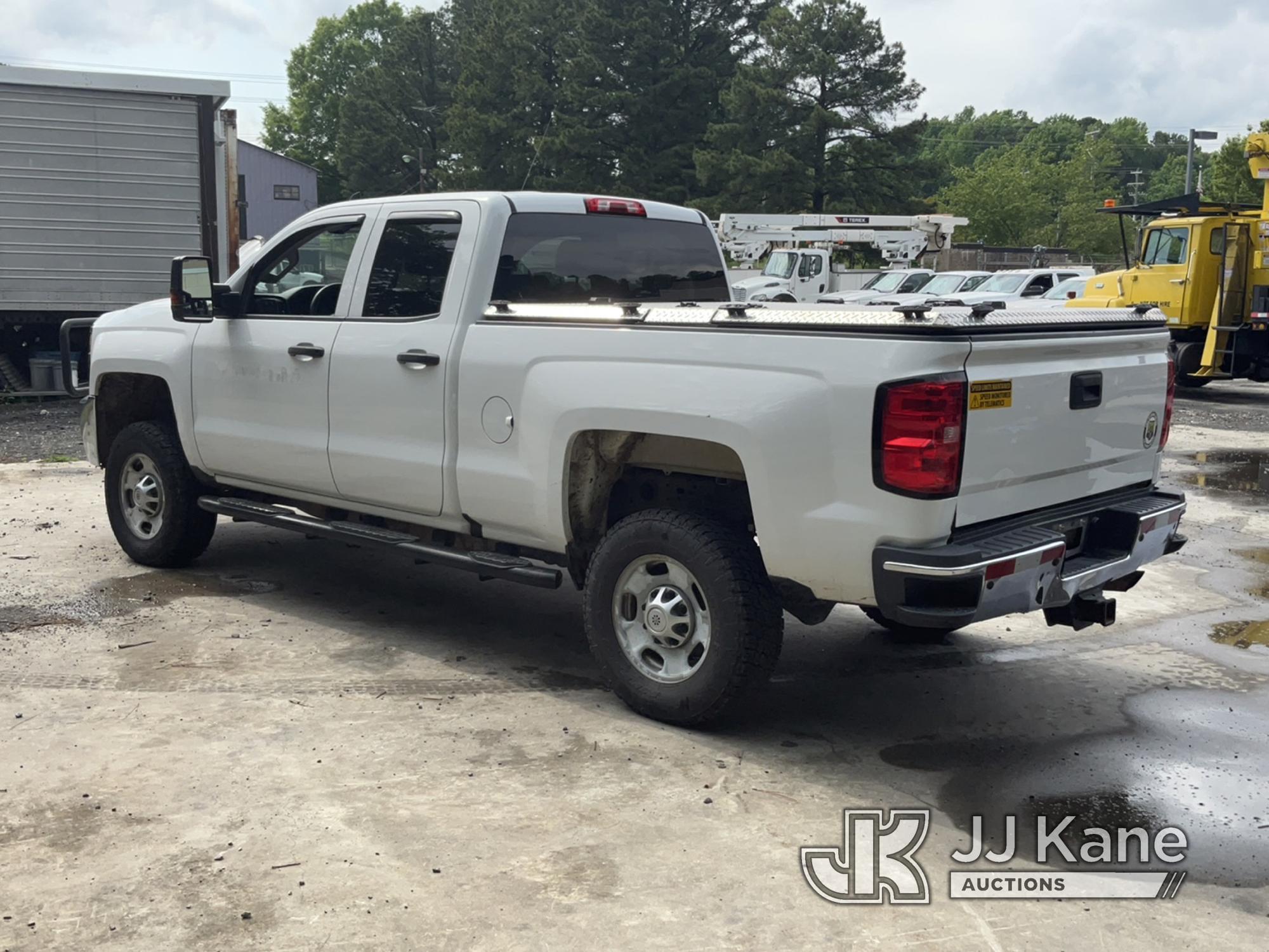 (Charlotte, NC) 2018 Chevrolet Silverado 2500HD 4x4 Extended-Cab Pickup Truck Runs & Moves) (Jump To