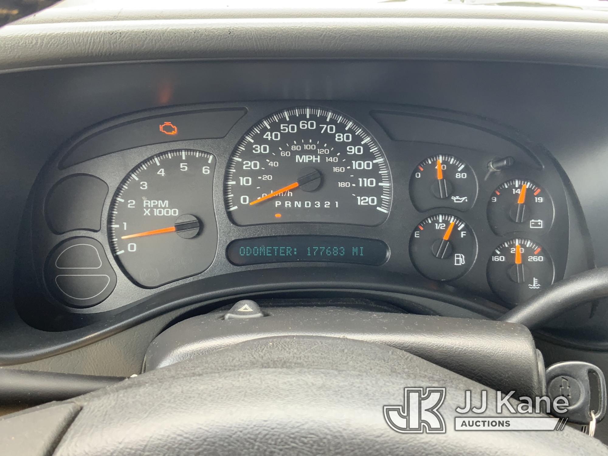 (Owensboro, KY) 2006 Chevrolet Silverado 1500 4x4 Crew-Cab Pickup Truck Runs & Moves) (Check Engine