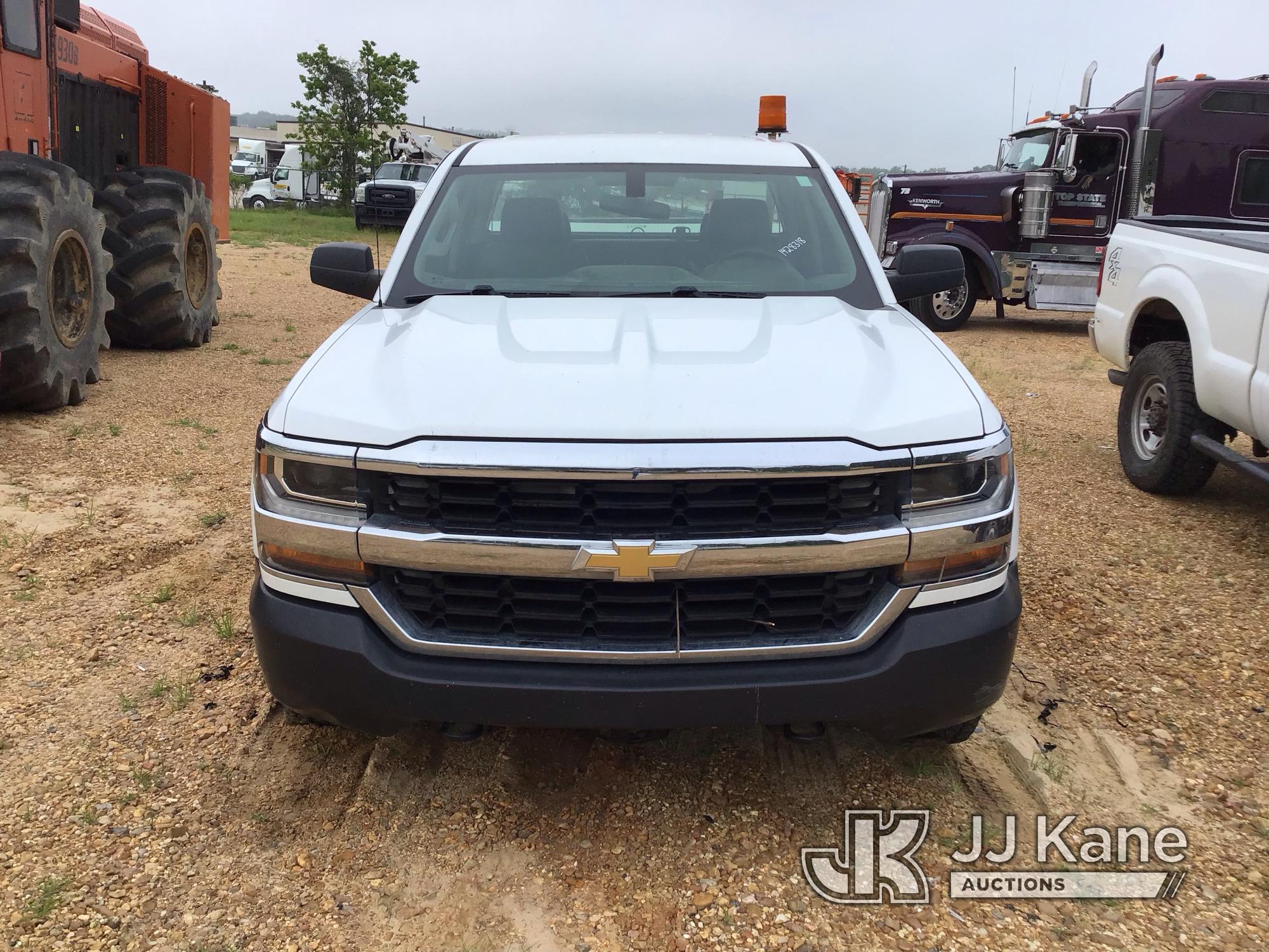 (Byram, MS) 2016 Chevrolet Silverado 1500 4x4 Extended-Cab Pickup Truck Runs & Moves) (Both Right Si