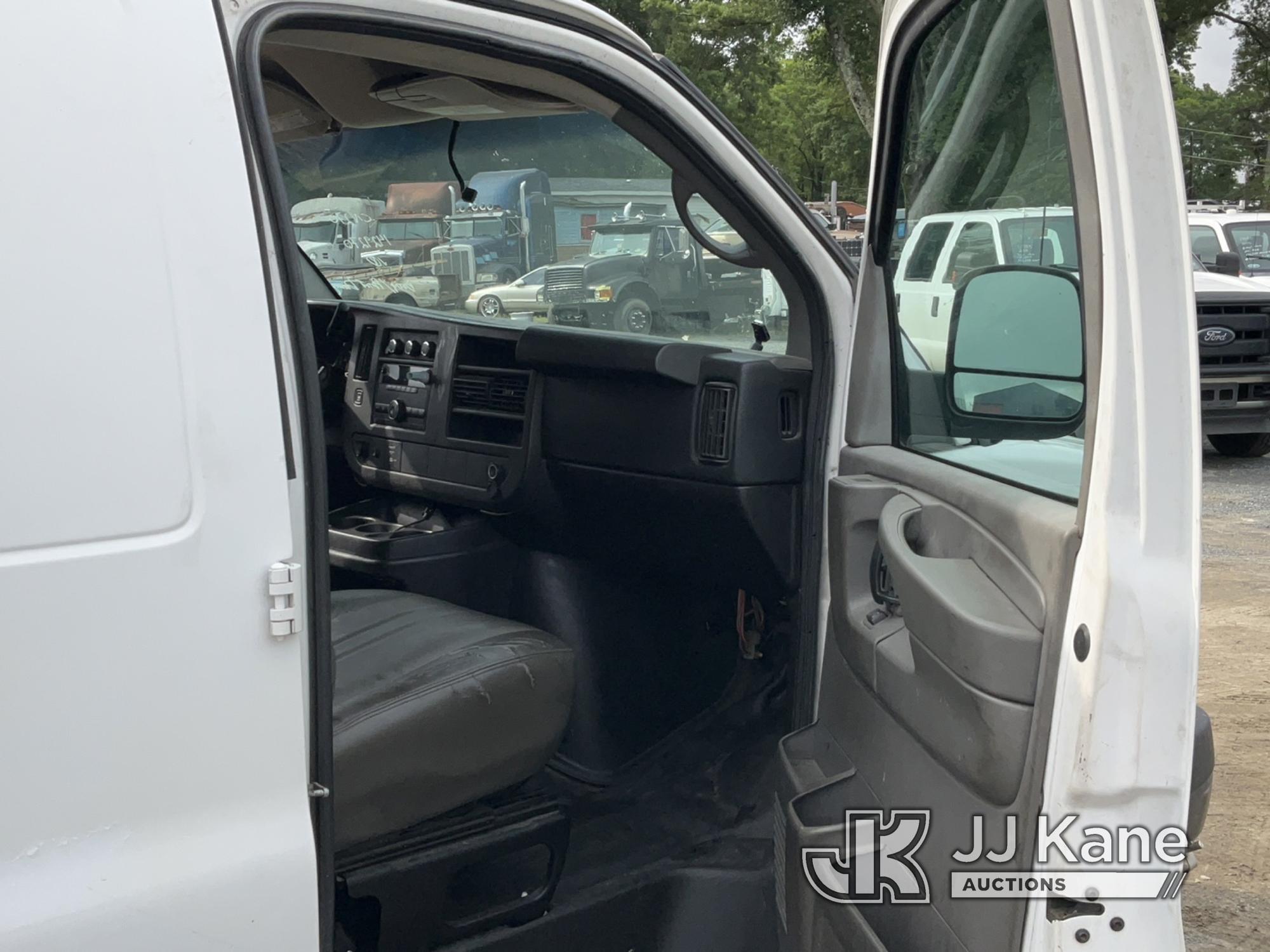 (Charlotte, NC) 2014 Chevrolet Express G2500 Cargo Van Runs & Moves) (Body Damage