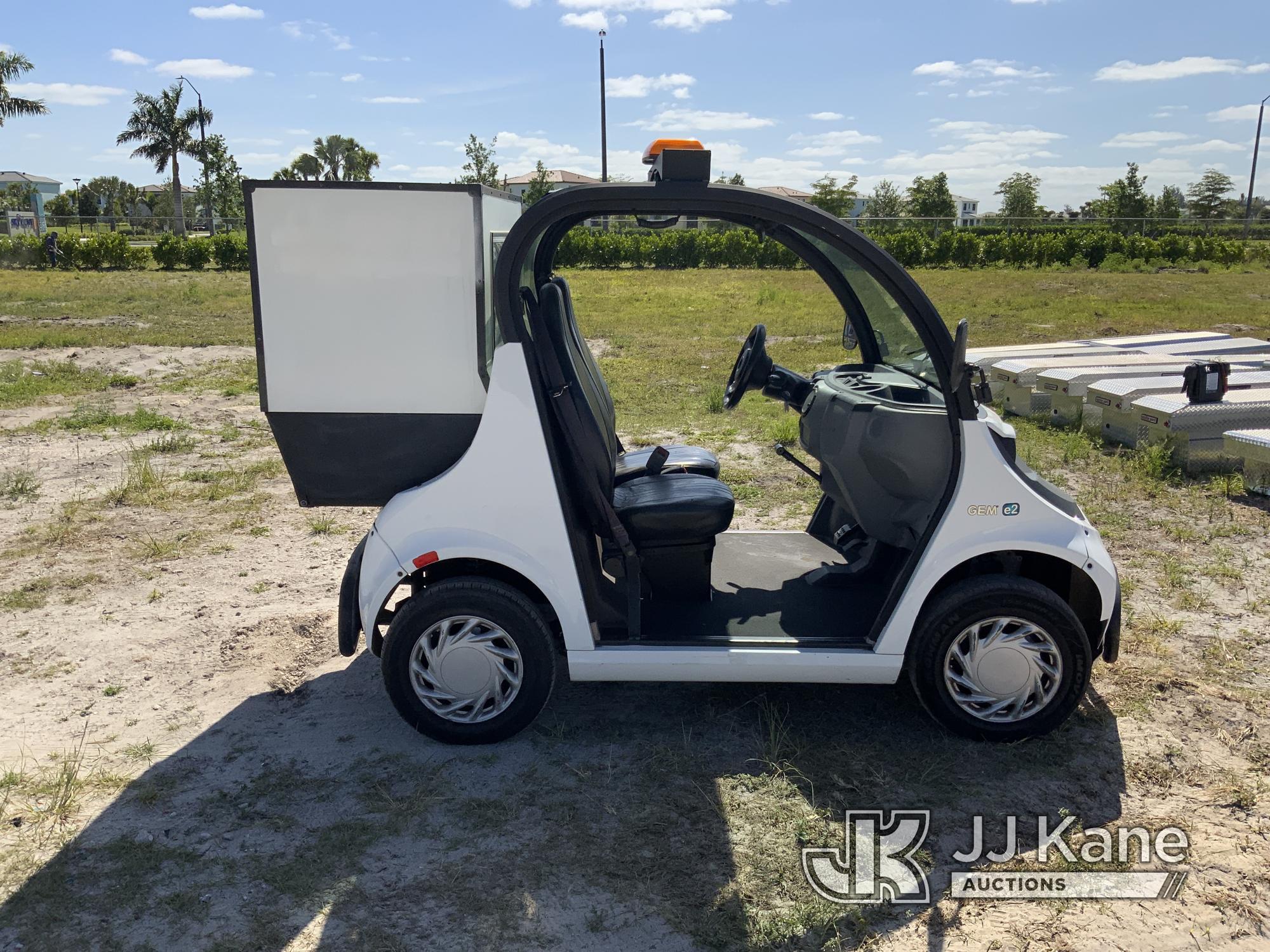 (Westlake, FL) 2017 GEM E2 Golf Cart Not Running & Condition Unknown)(FL Residents Purchasing Titled