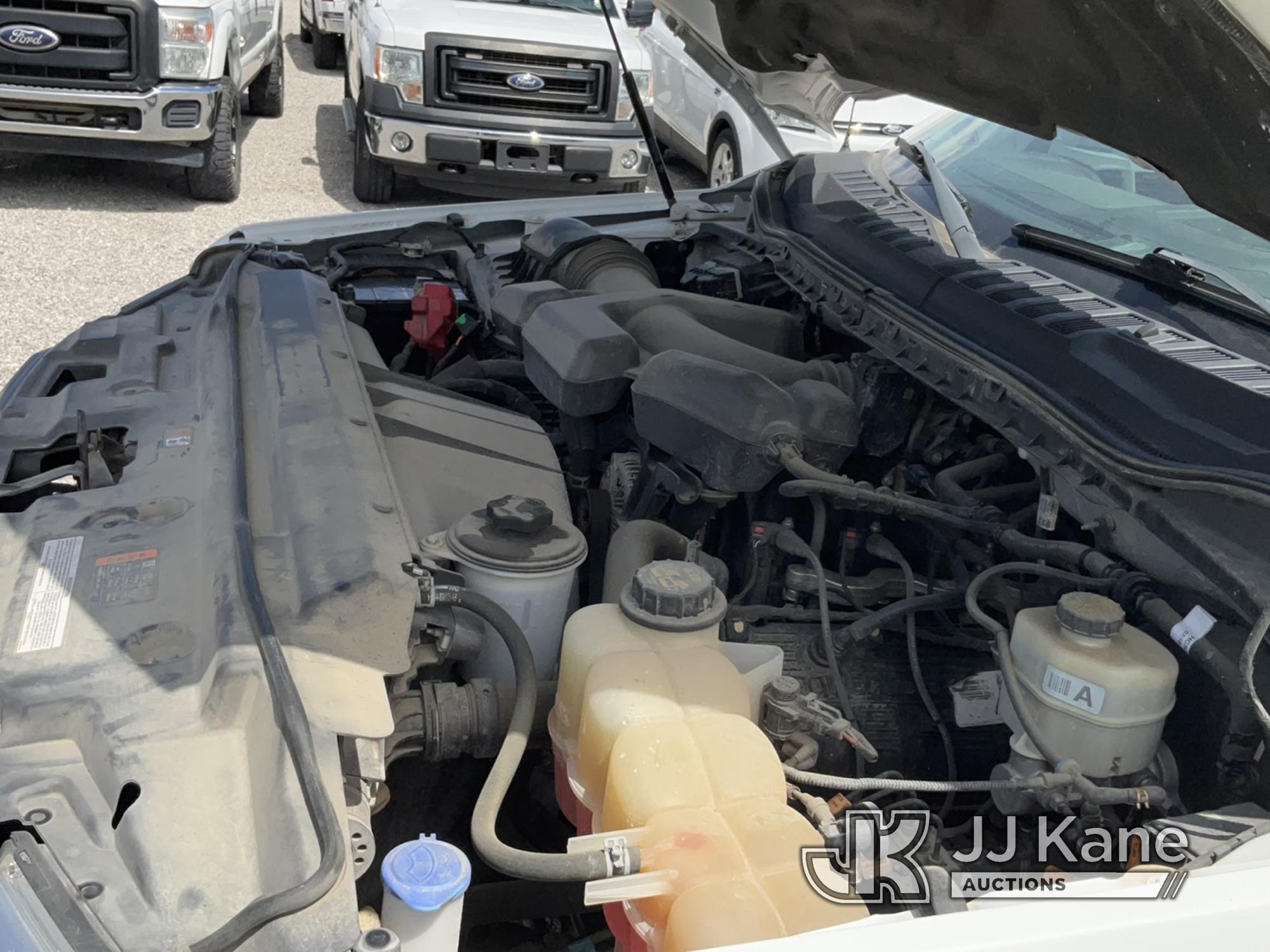 (Verona, KY) 2017 Ford F250 4x4 Crew-Cab Pickup Truck Runs & Moves) (Center Console Removed) (Duke U