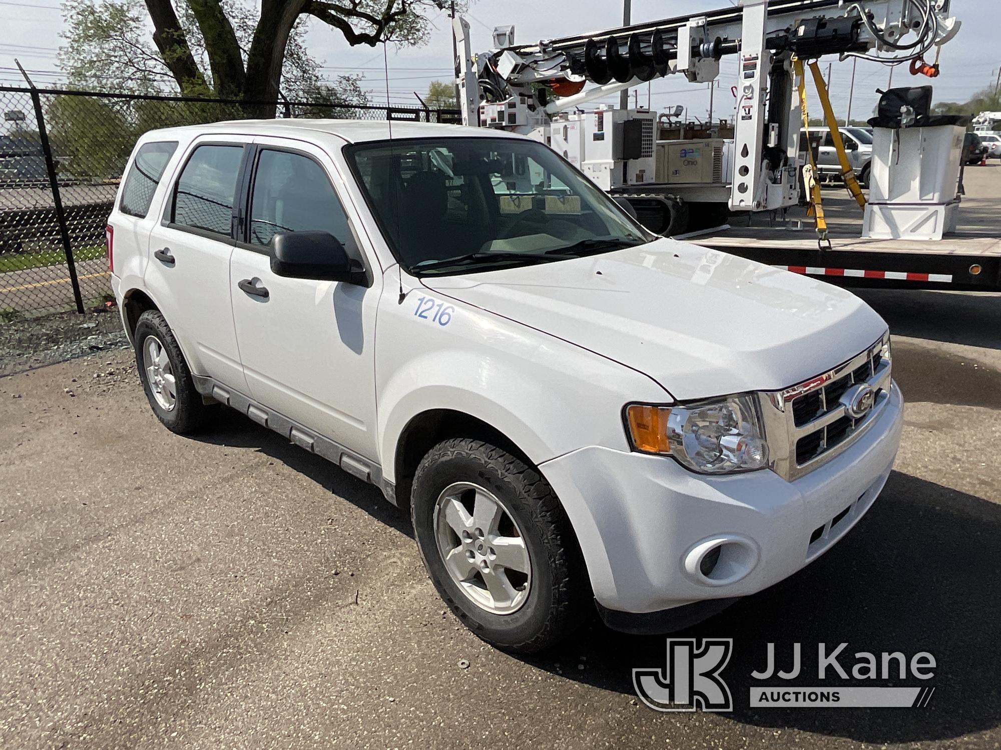 (Verona, KY) 2012 Ford Escape 4x4 4-Door Sport Utility Vehicle Runs) (Does Not Move, Seller Note: Ba