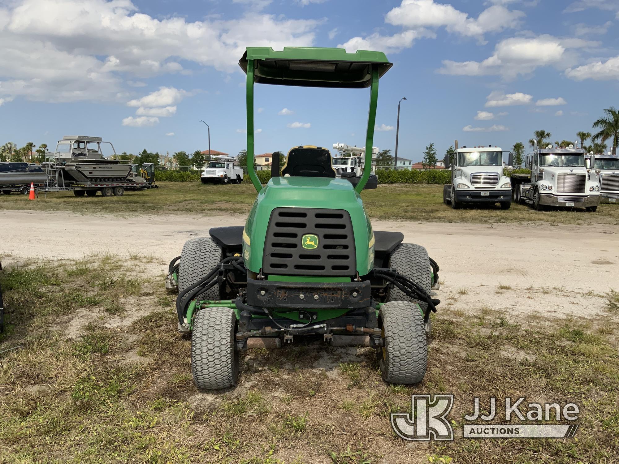 (Westlake, FL) 2009 John Deere 7707 Precision Cut Lawn Mower Runs, Moves, & Operates